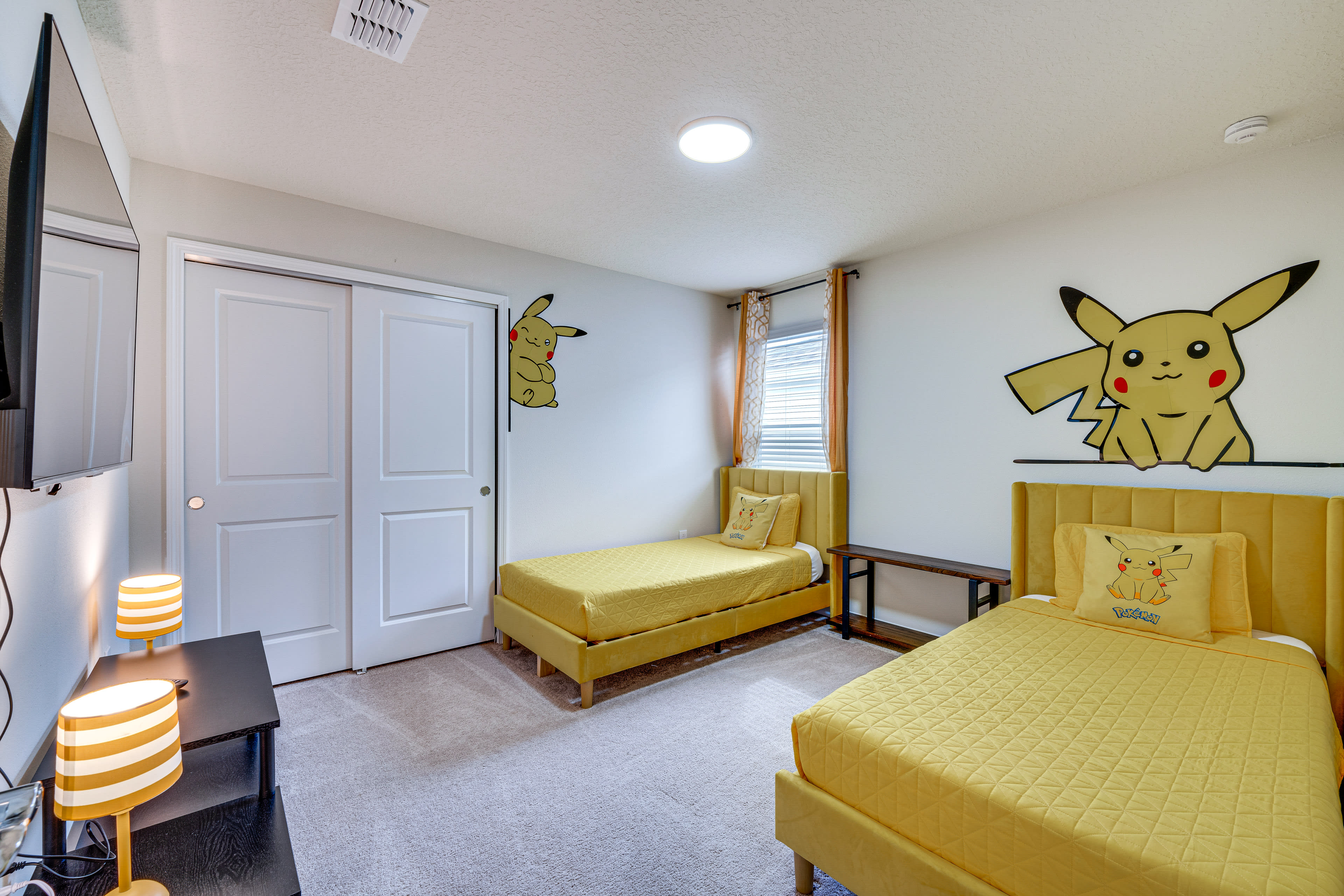Bedroom 10 | 2 Twin Beds | 2nd Floor | Smart TV