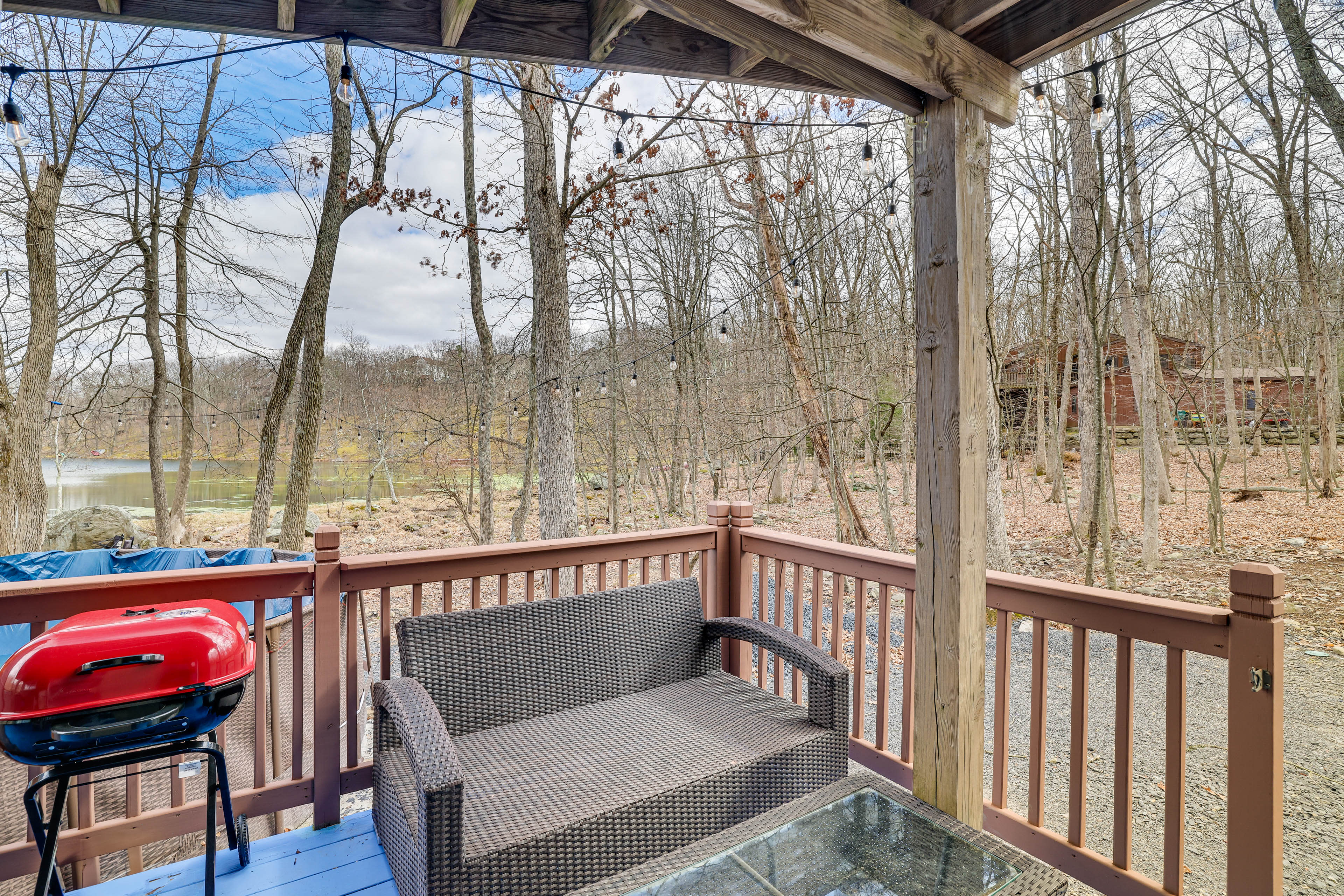 1st-Floor Deck | Private Hot Tub | Charcoal Grill