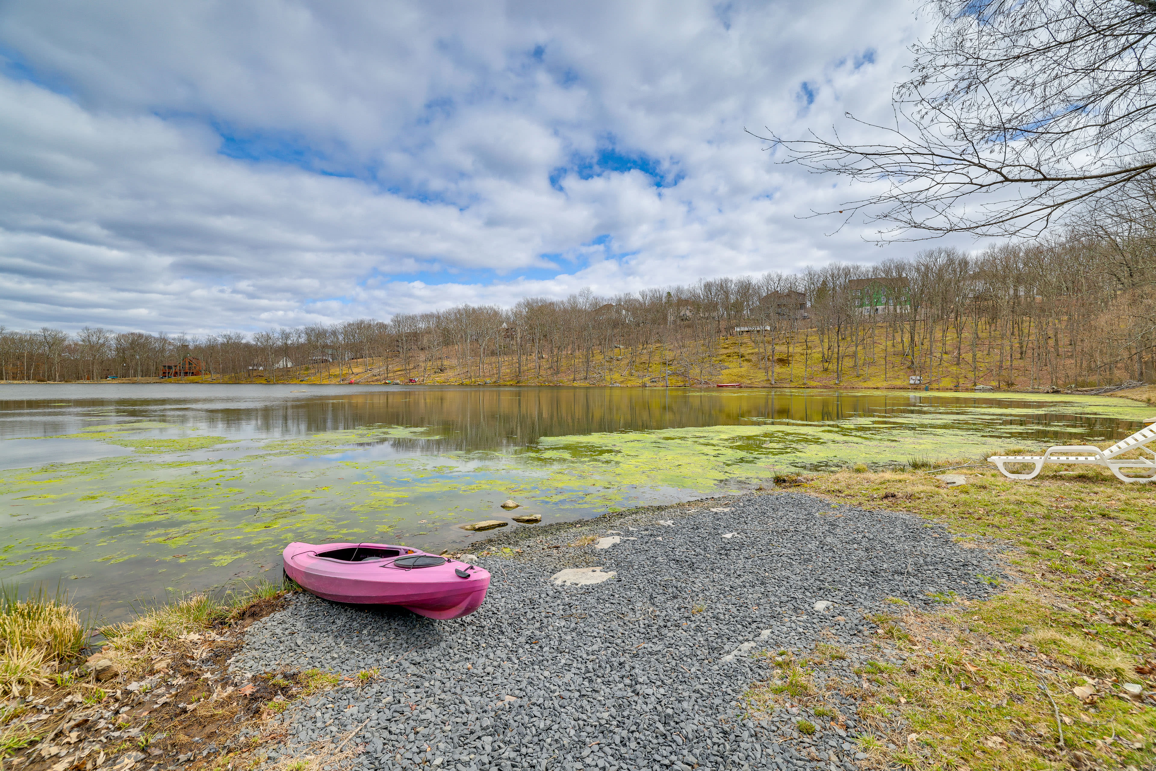 On-Site Lake Access | Kayaks Provided