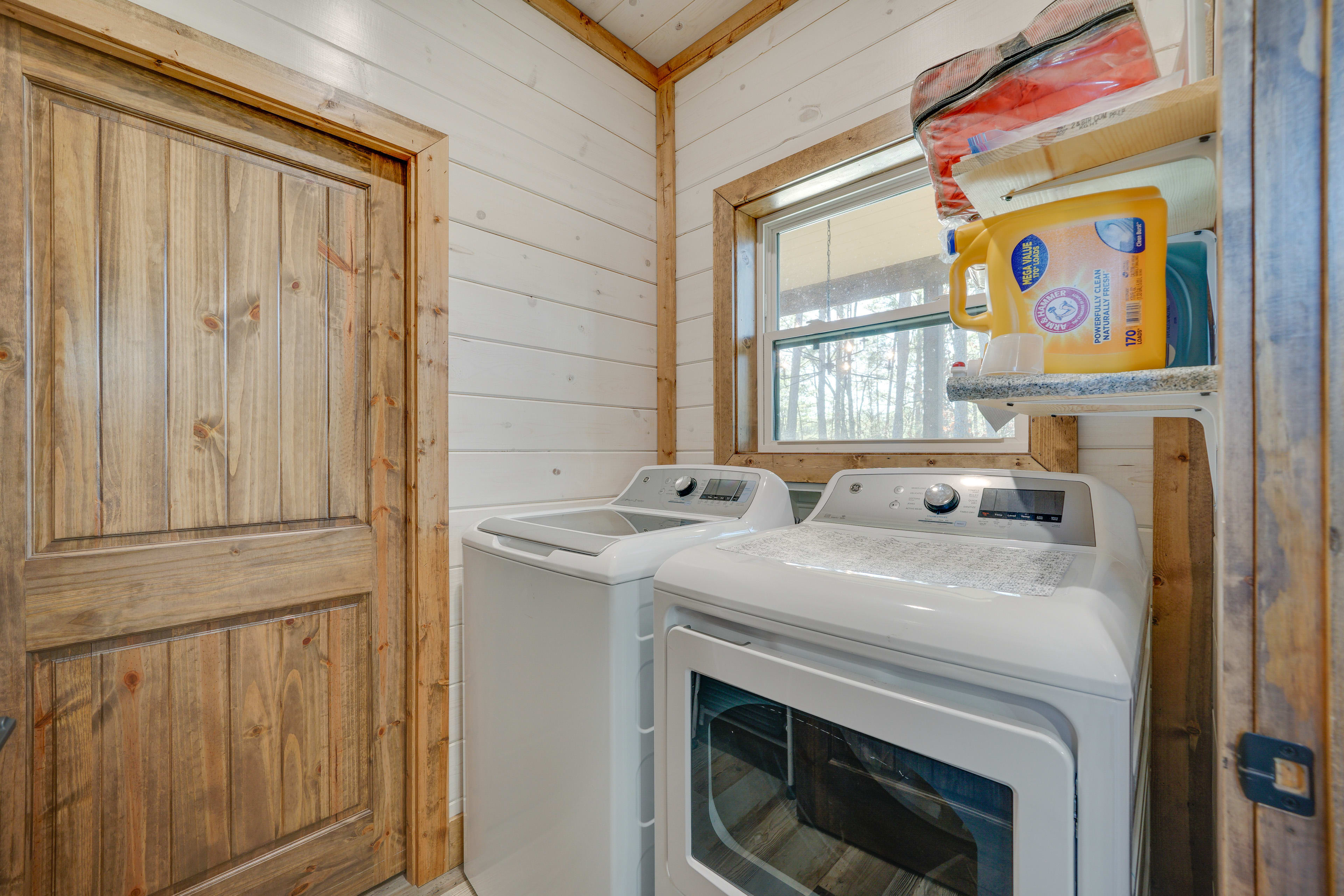 Laundry Area | 1st Floor | Washer/Dryer | Hangers | Trash Bags/Paper Towels