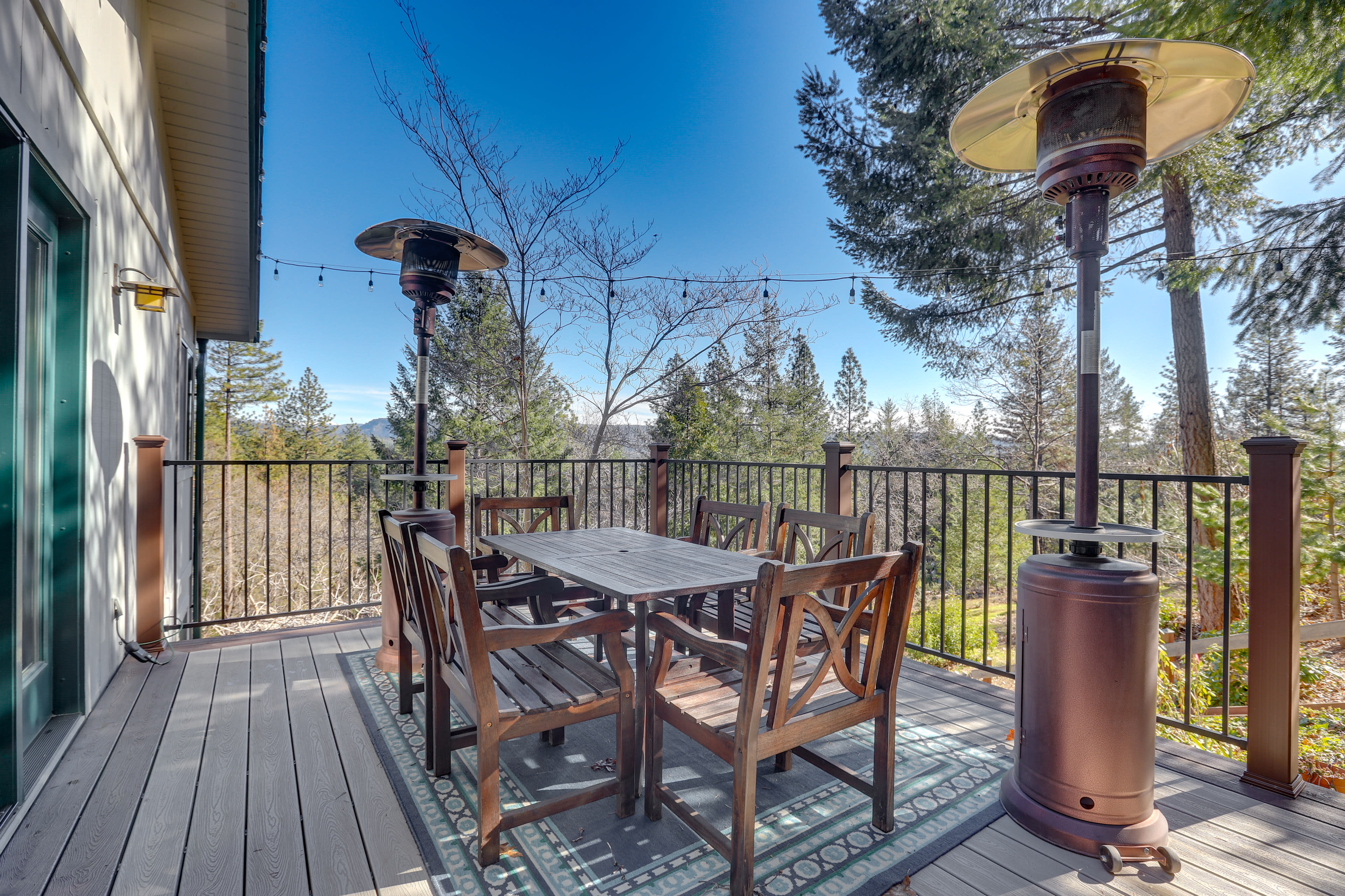 Wraparound Deck | Gas Grill