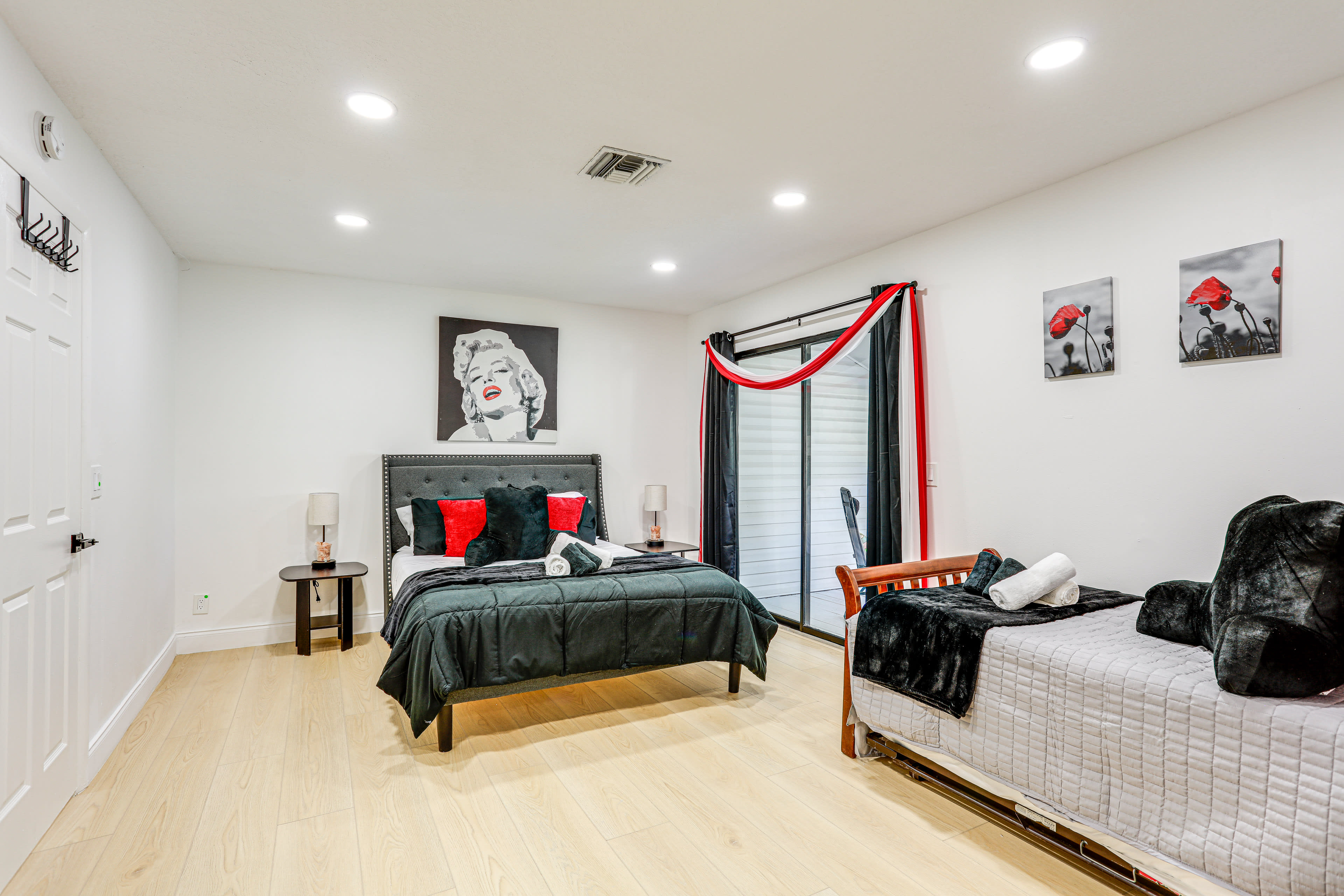 Bedroom 2 | 2nd Floor | Queen Bed | Twin Bed w/ Twin Trundle