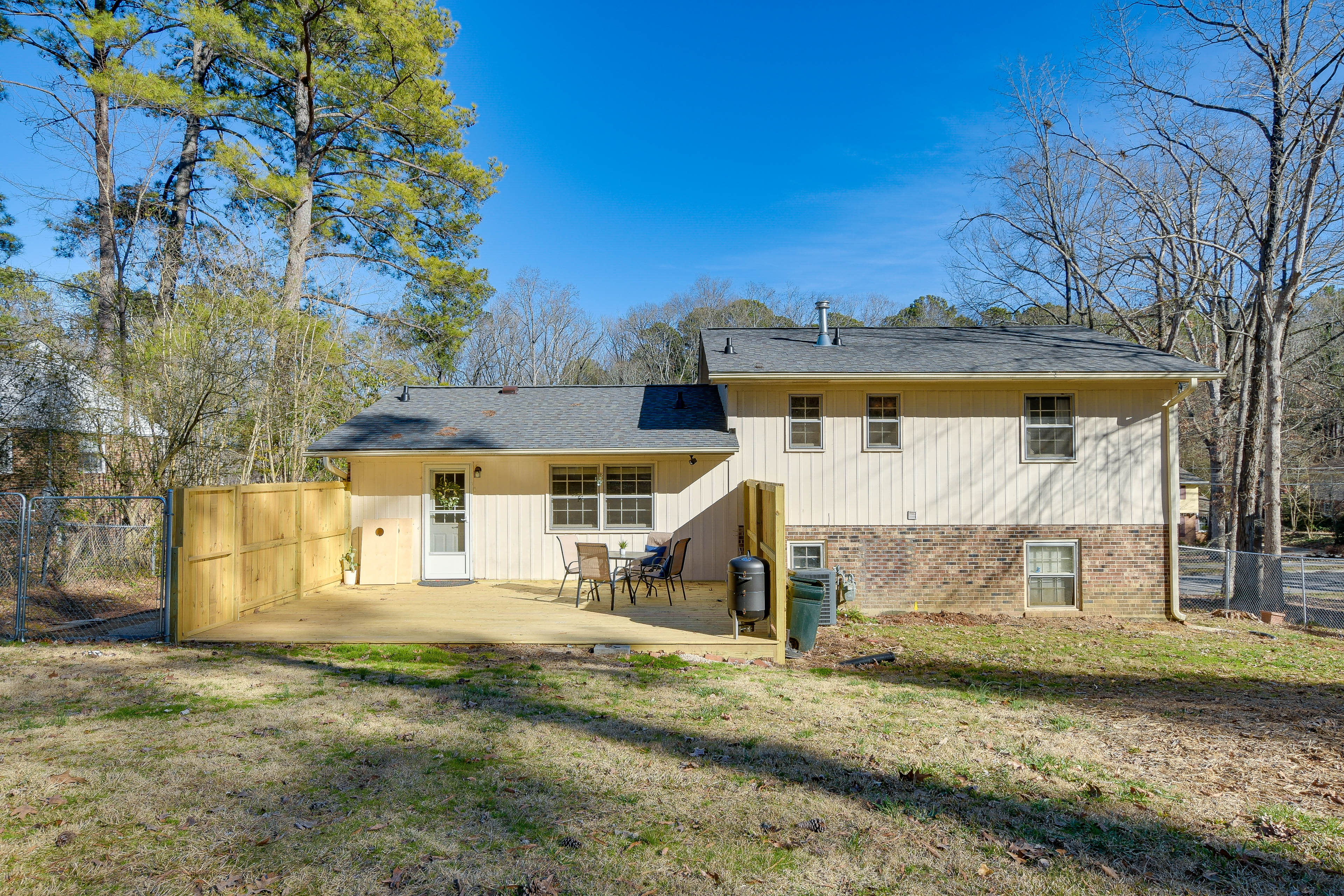 Deck | Outdoor Dining Area | Private Yard