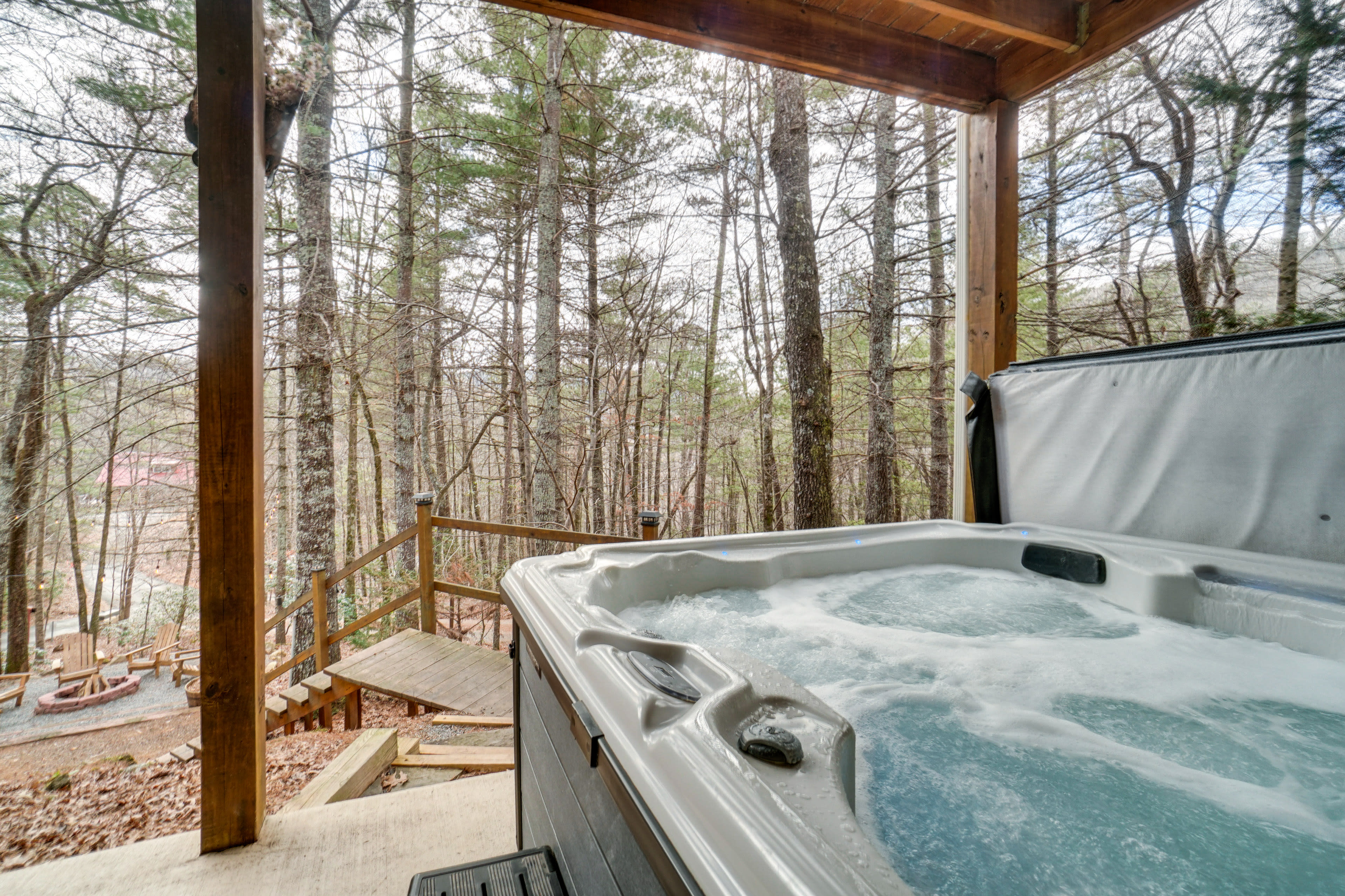 Private Hot Tub | 2-Story Cabin | 3 Steps to Enter