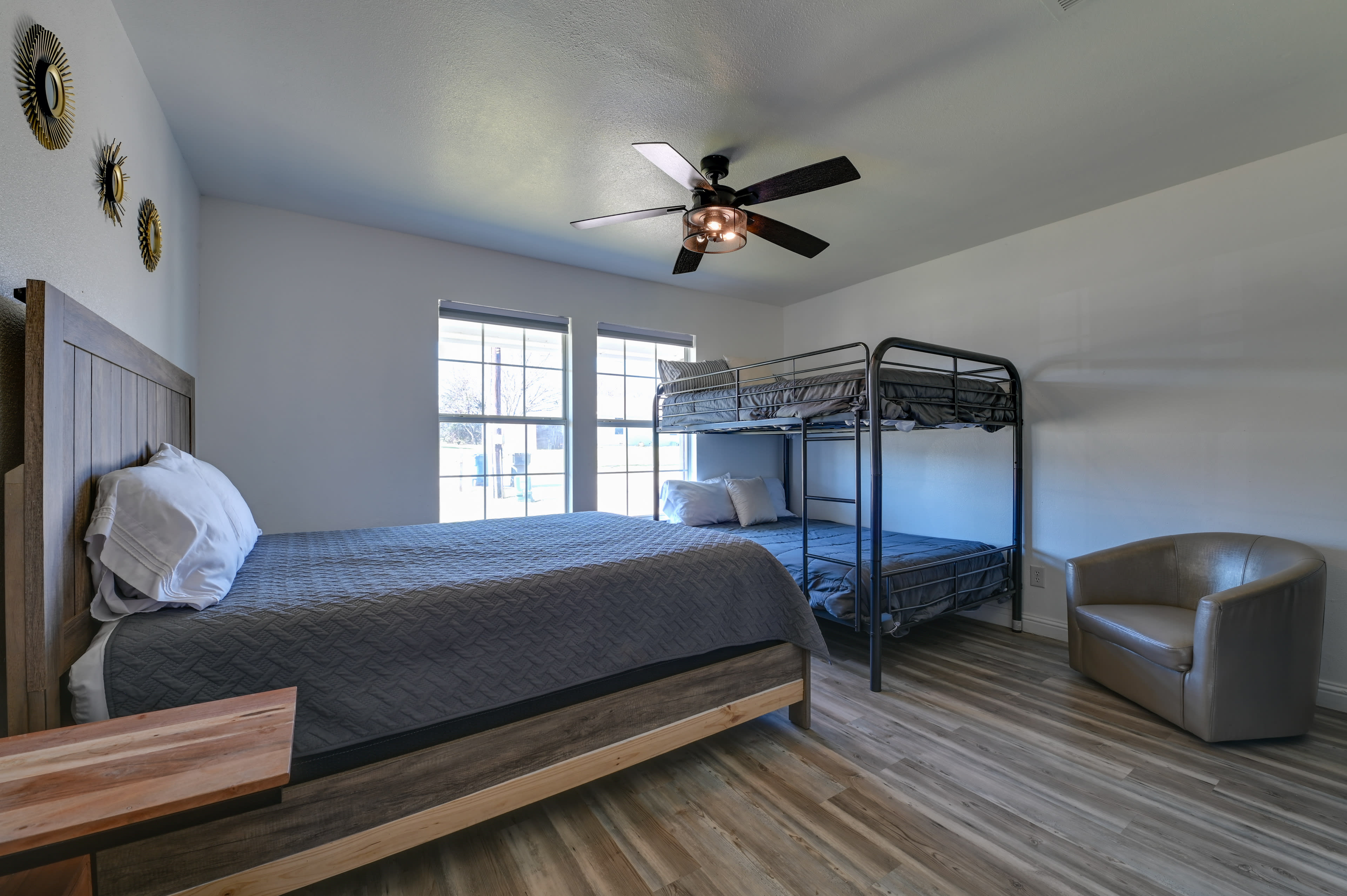 Bedroom 2 | Queen Bed | Full Bunk Bed