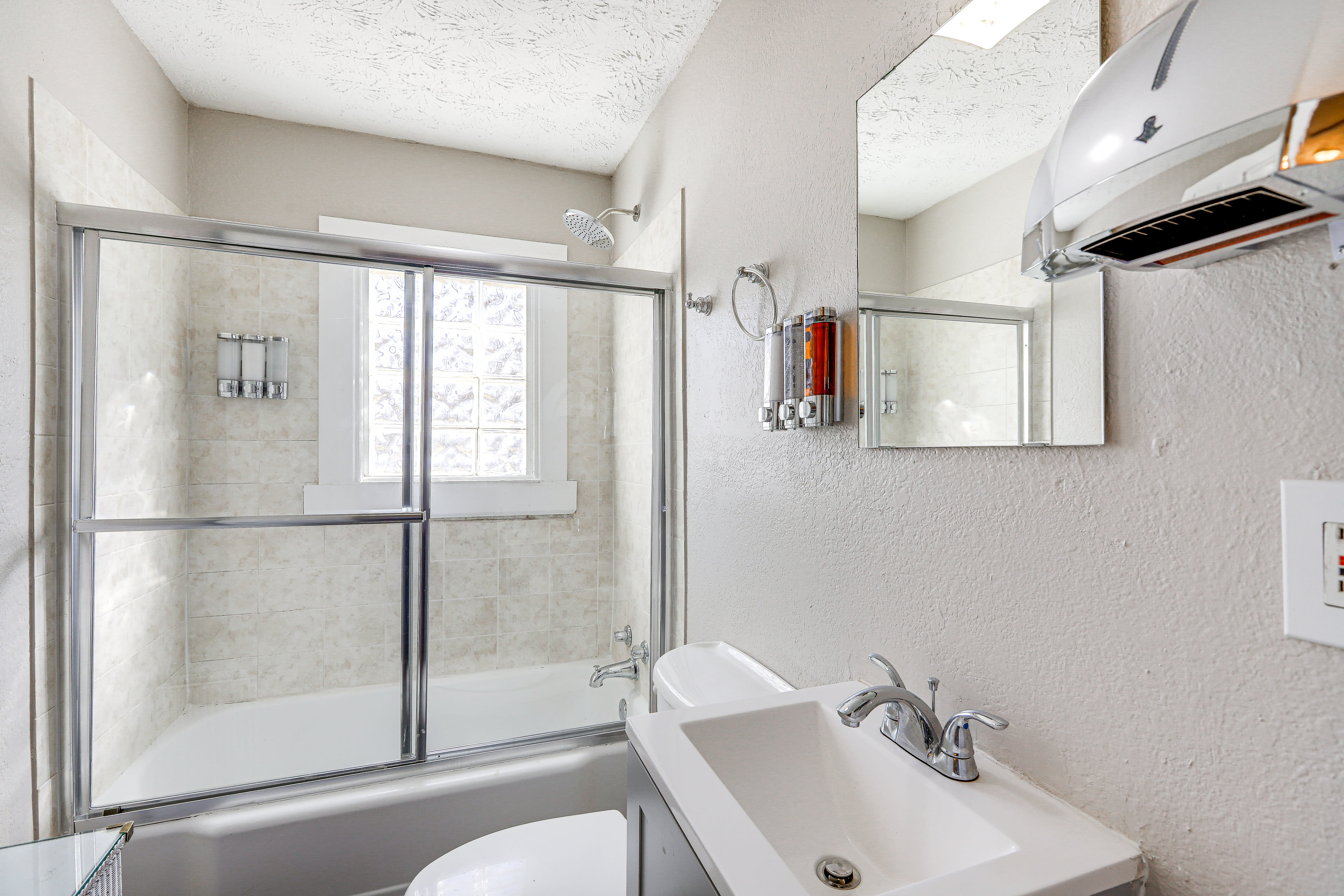 Full Bathroom | Complimentary Toiletries | Towels Provided | Hair Dryer