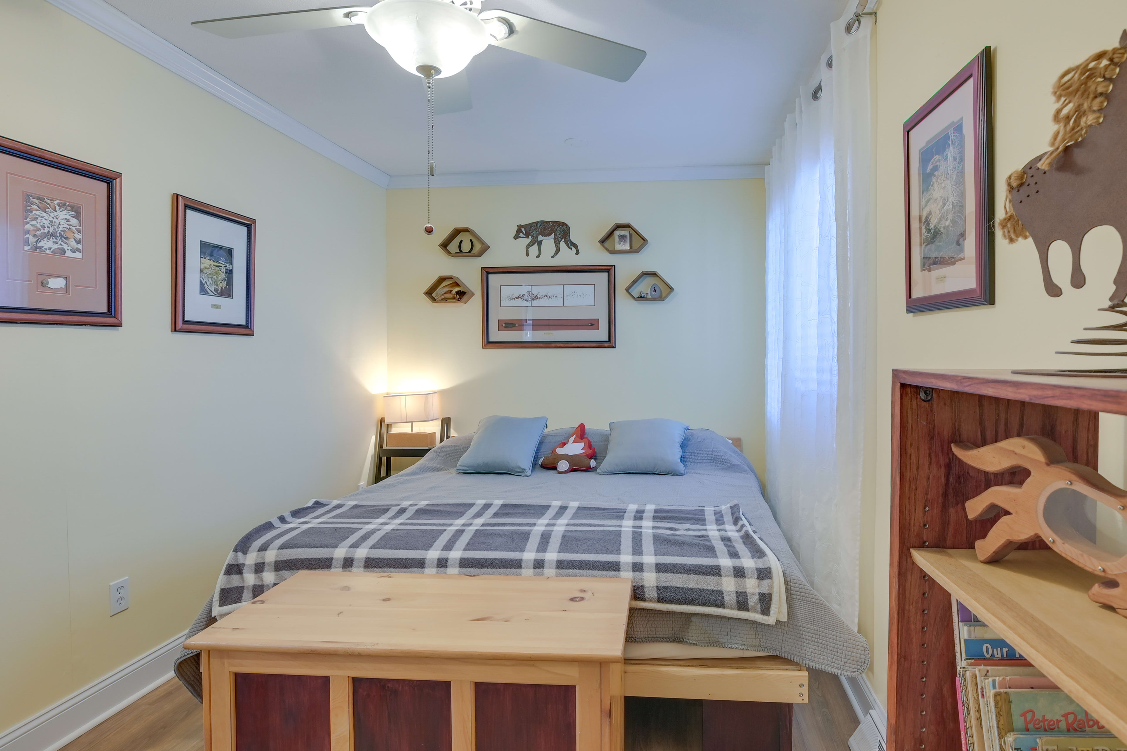 Bedroom 2 | King Bed | Books