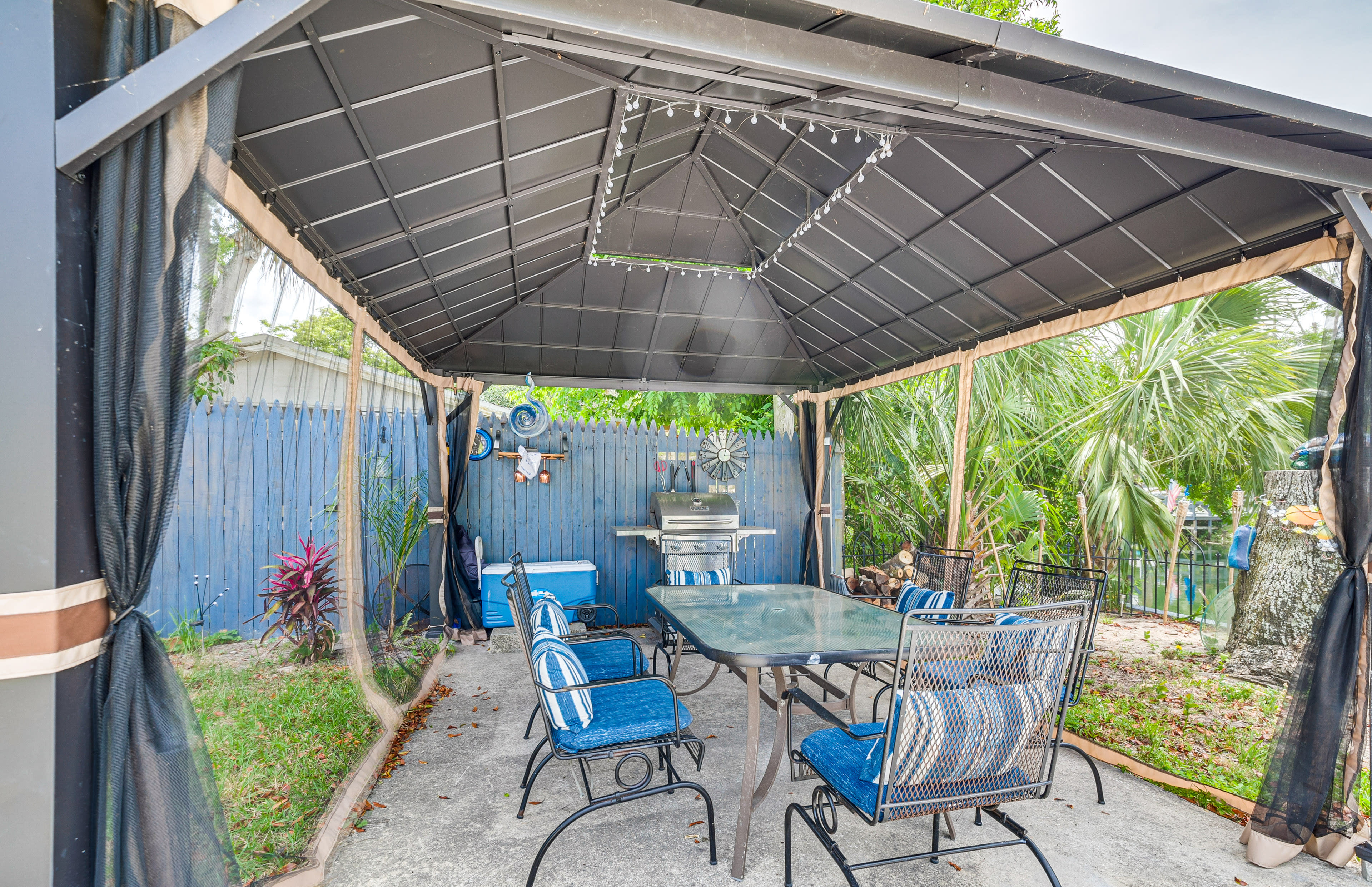 Patio | Outdoor Dining Area | Gas Grill