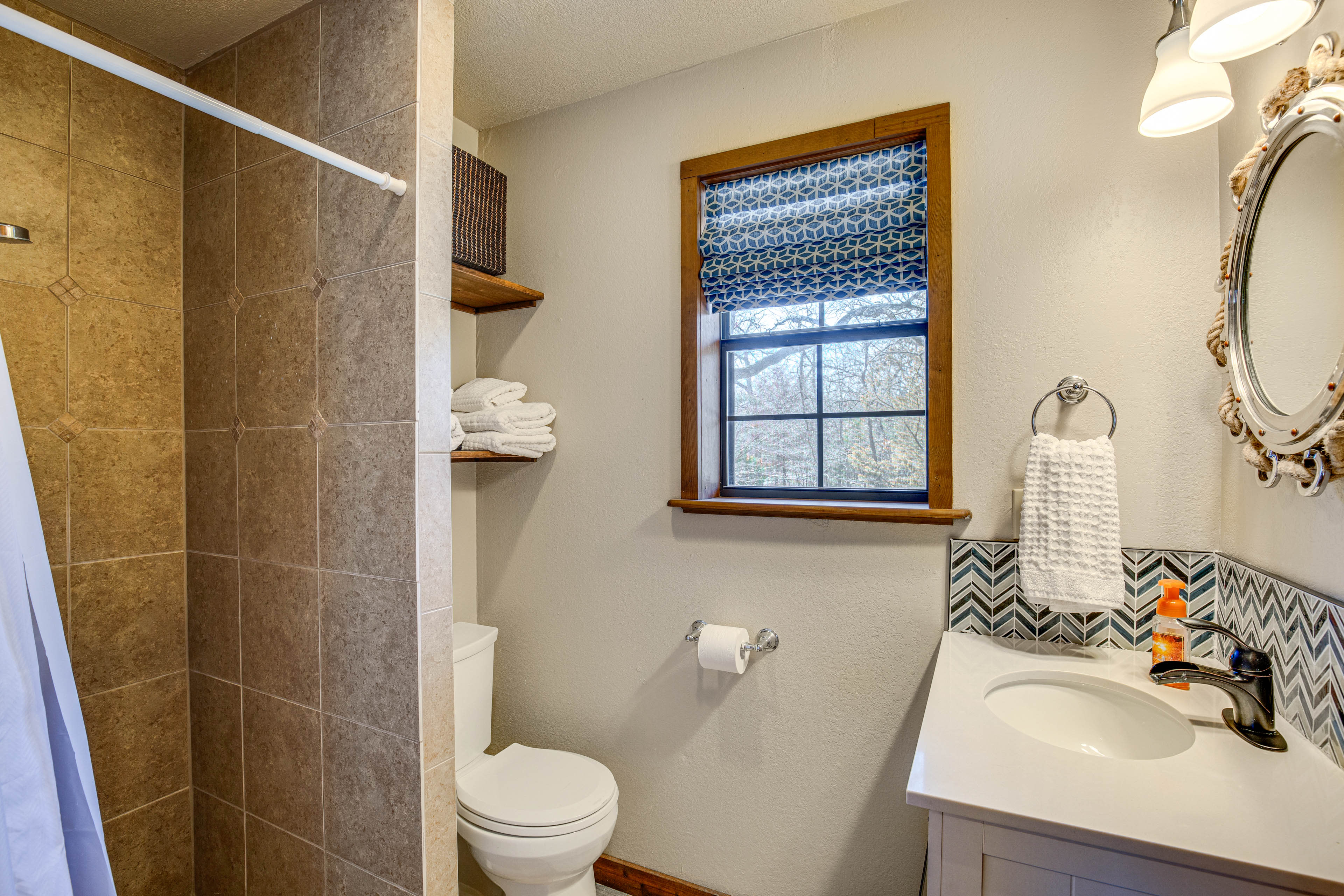 En-Suite Bathroom | 2nd Floor