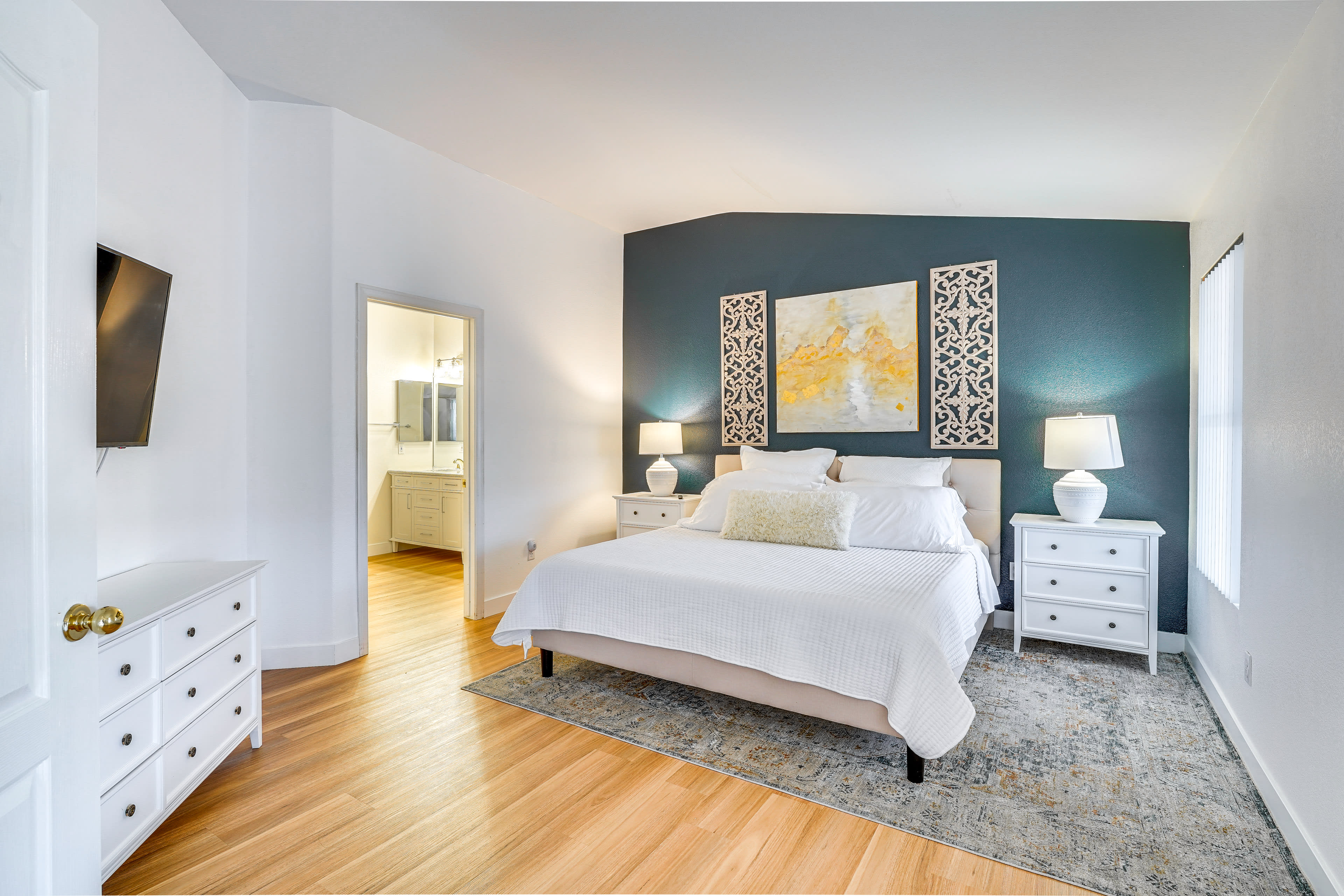 Bedroom 1 | King Bed | Smart TV | Linens Provided | En-Suite Bathroom