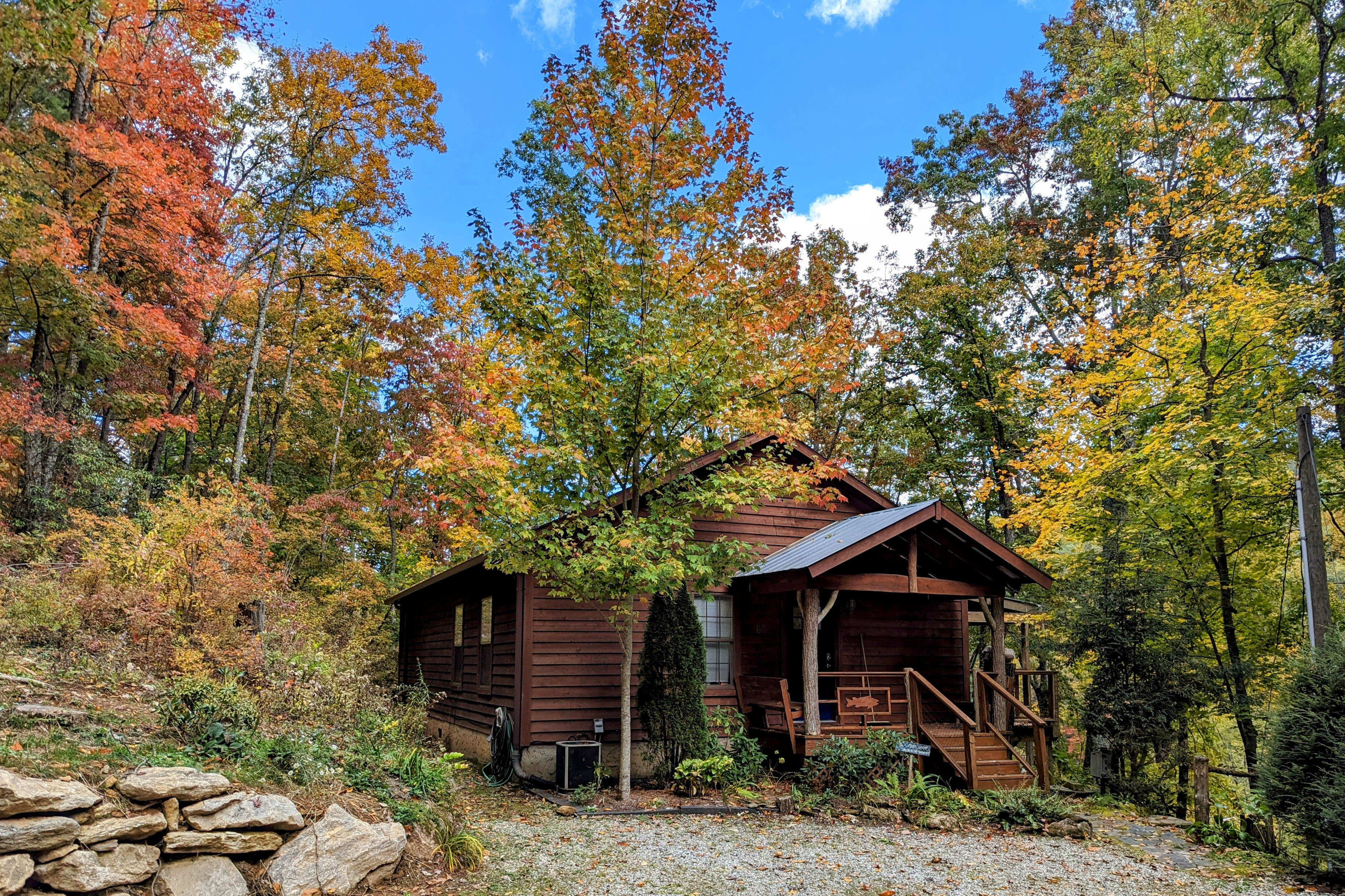 Single-Story Cabin | Private Dock | Lake Glenville Access