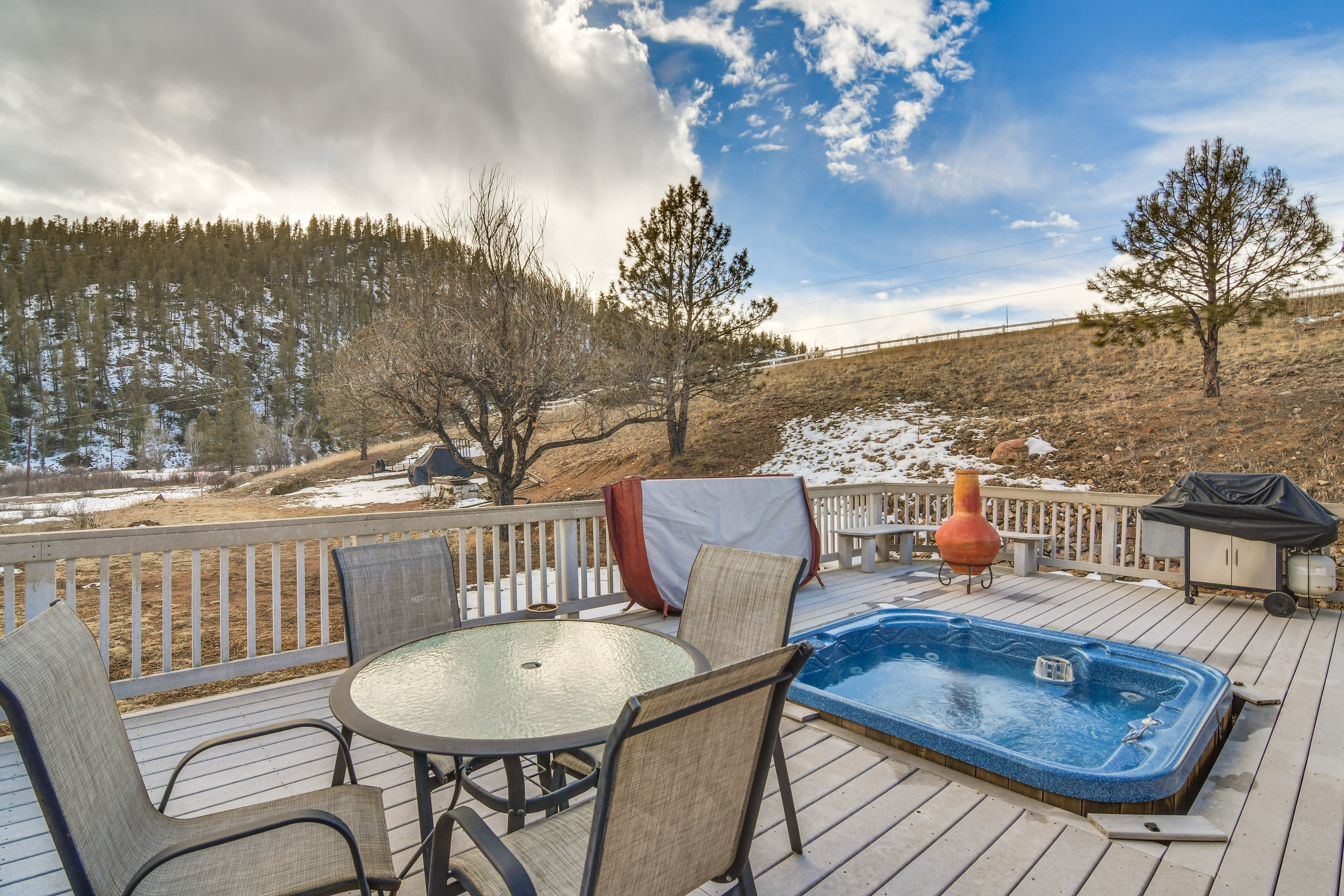 Deck | Hot Tub | Gas Grill