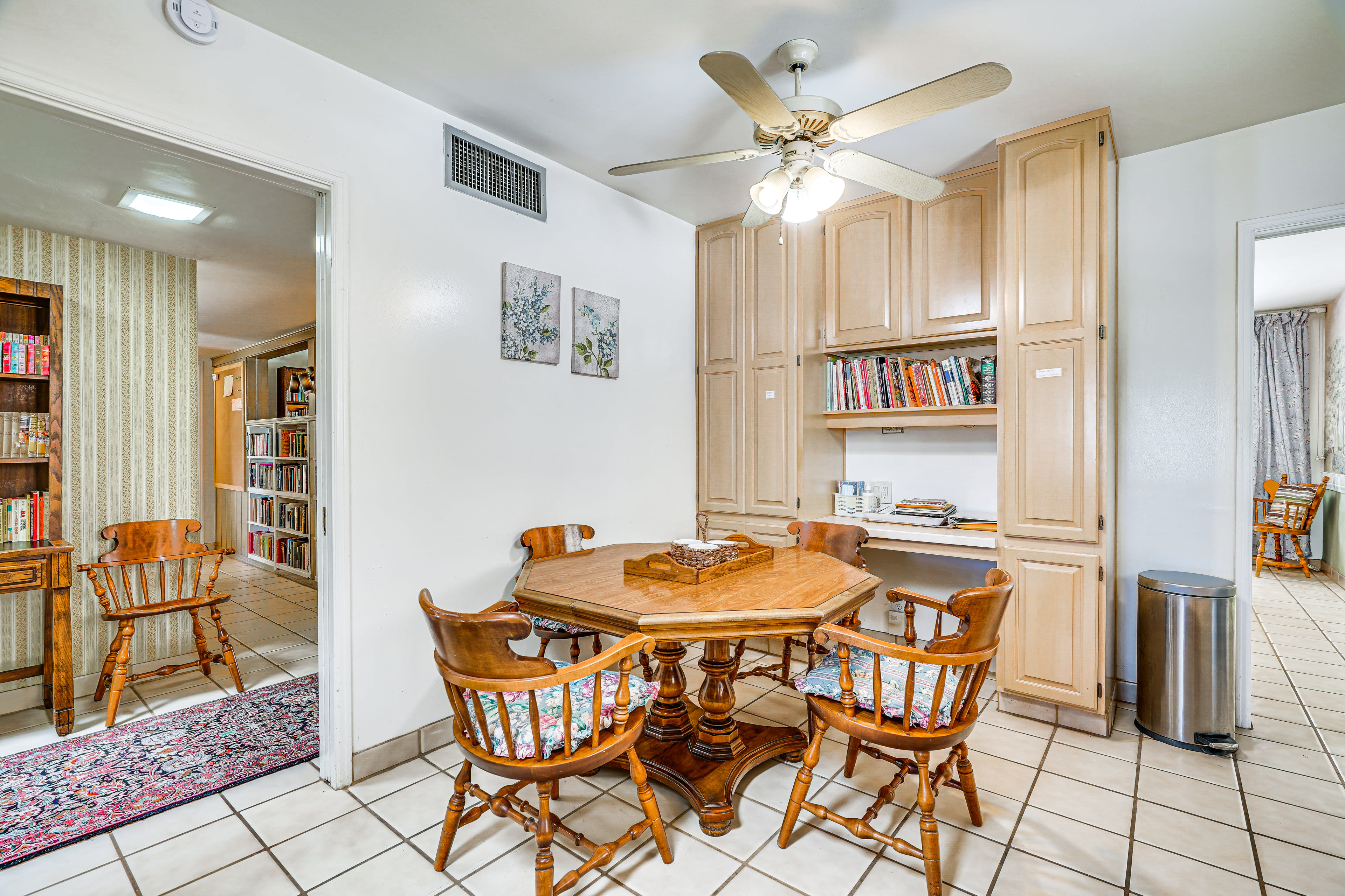 Breakfast Nook | Dishware & Flatware Provided | Central A/C & Heating