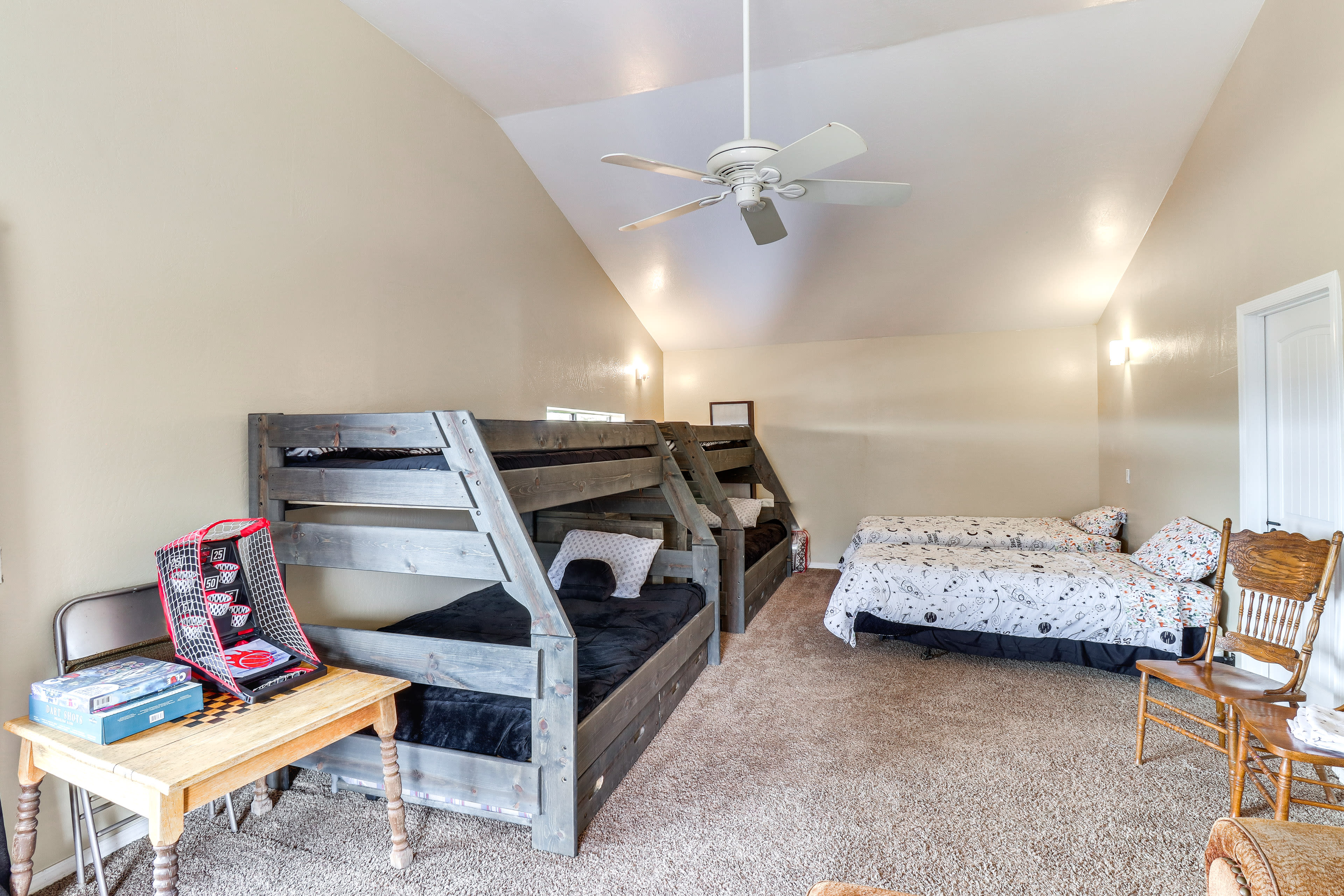 Bedroom 4 | 2 Twin/Full Bunk Beds | 2 Twin Beds | 2nd Floor