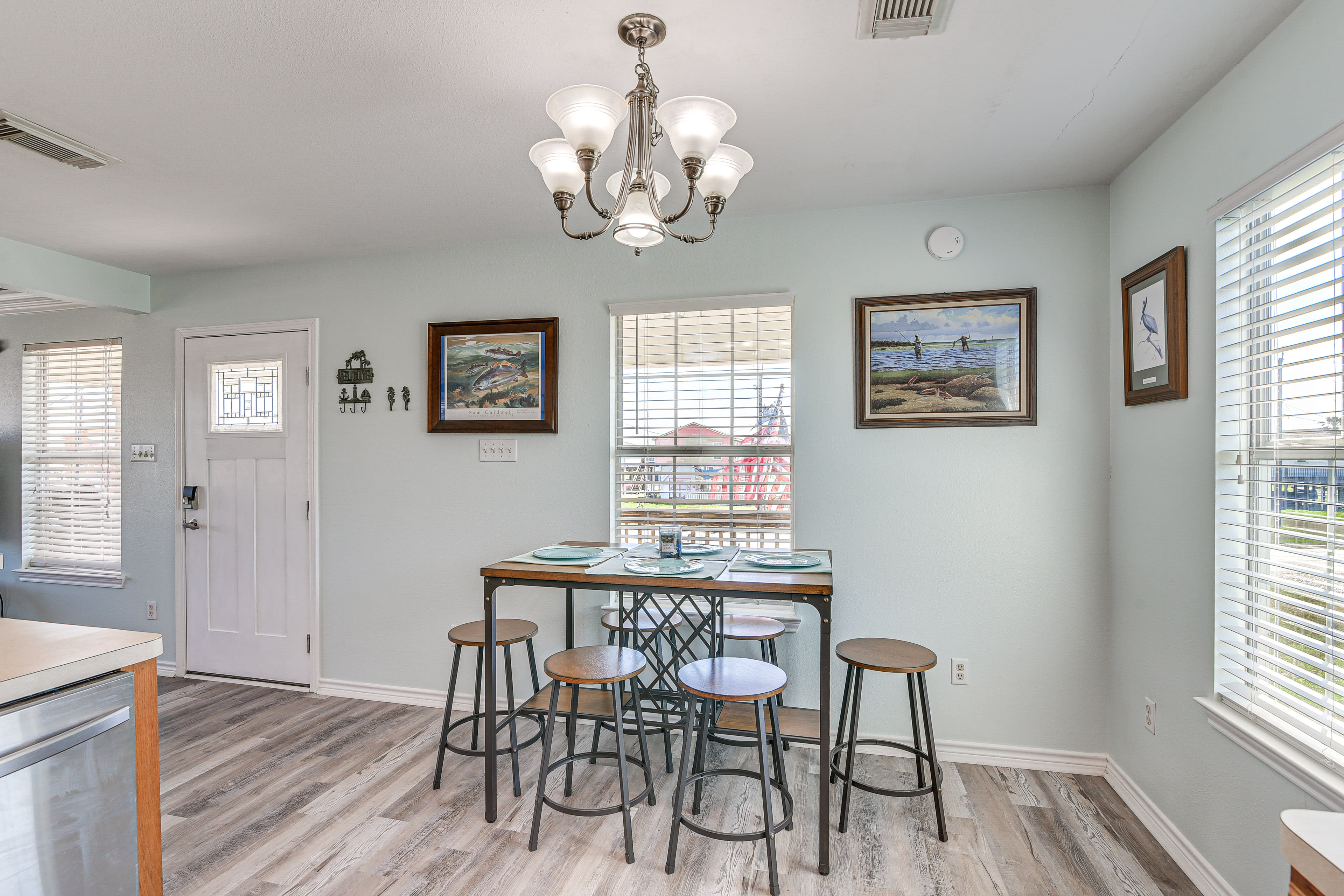 Dining Area | Dishware/Flatware