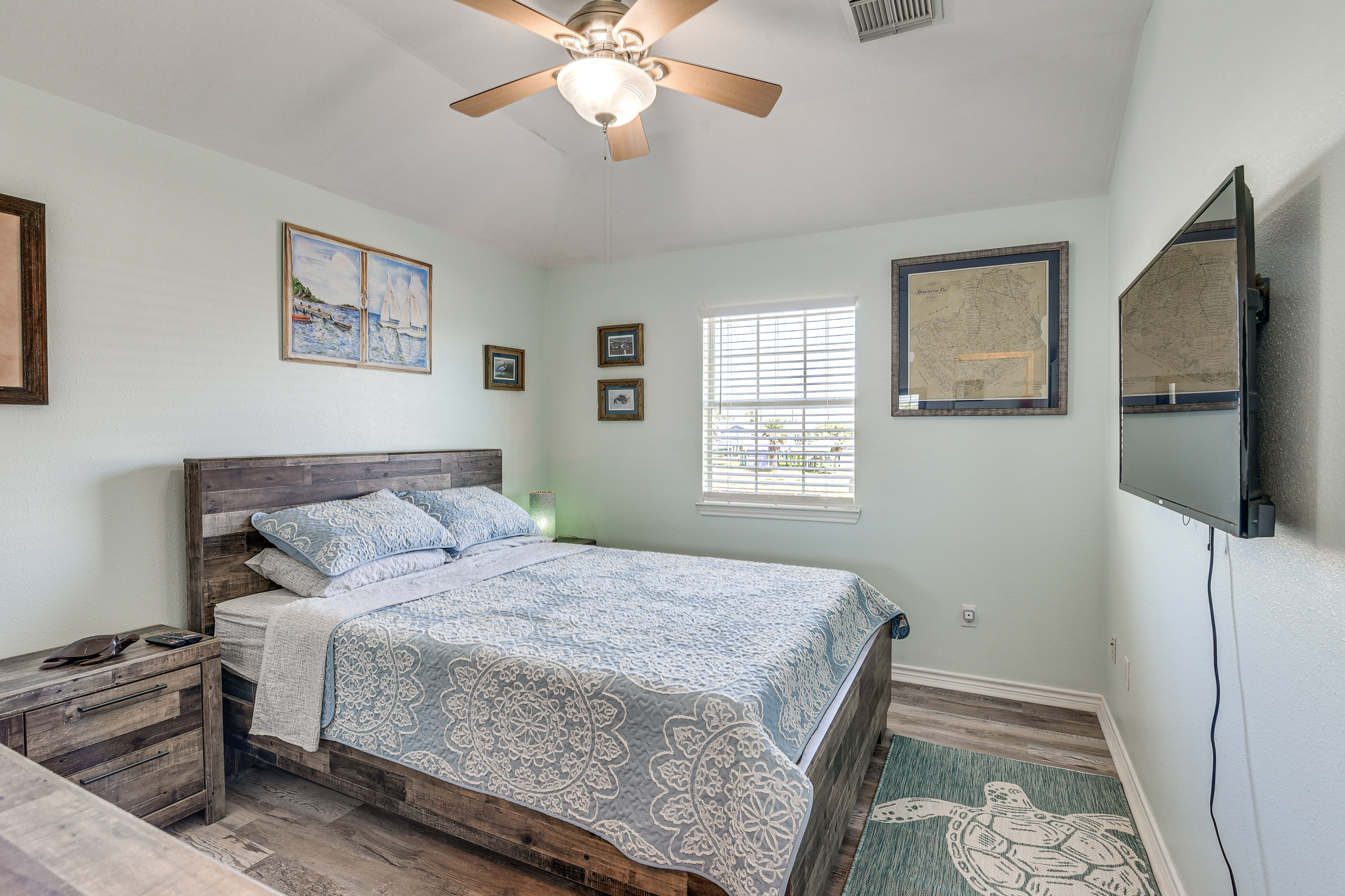 Bedroom 2 | Queen Bed | Flat-Screen TV