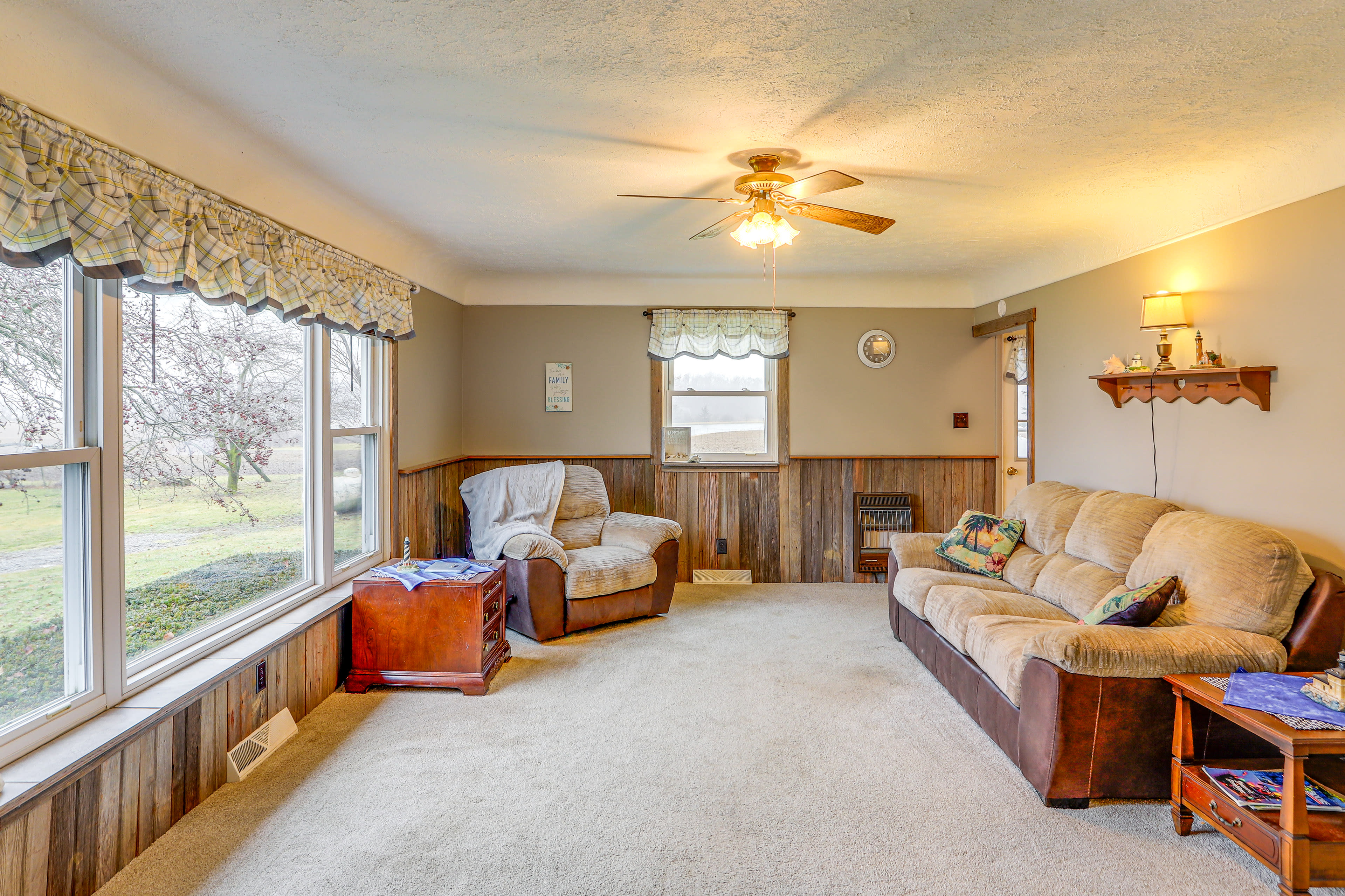 Living Room | Central Heating & A/C | 1st Floor