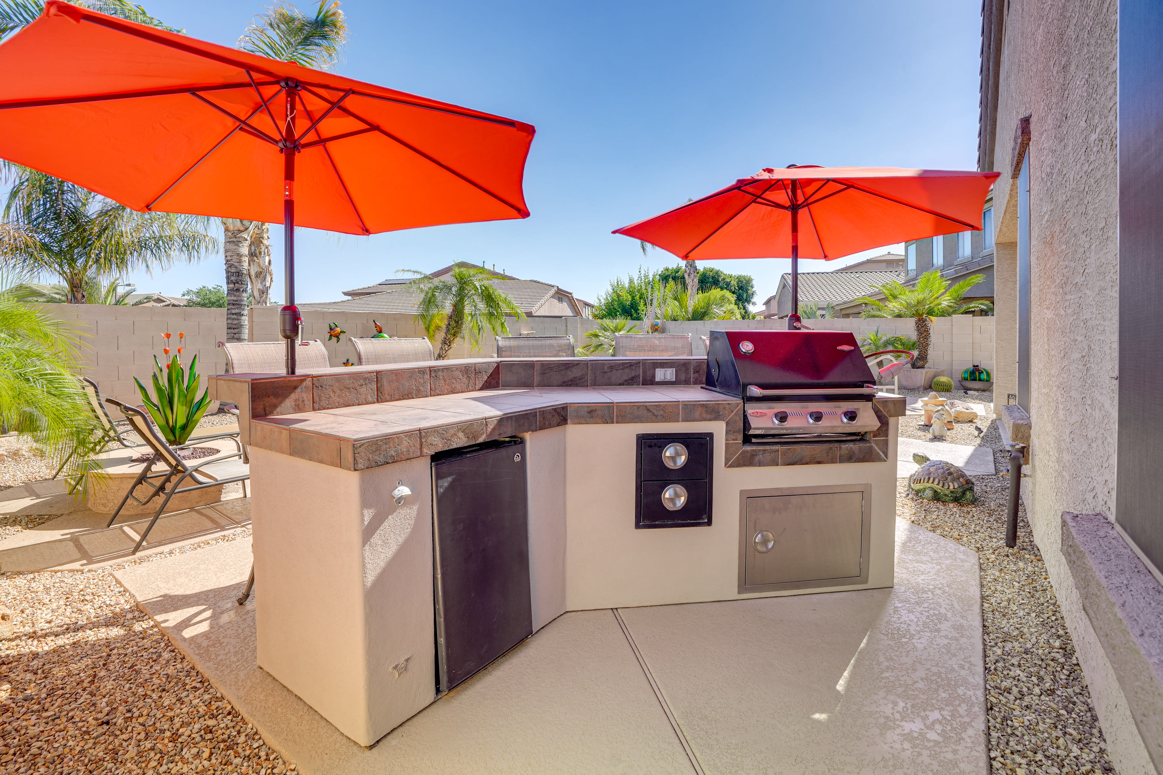 Outdoor Dining Area | Gas Grill