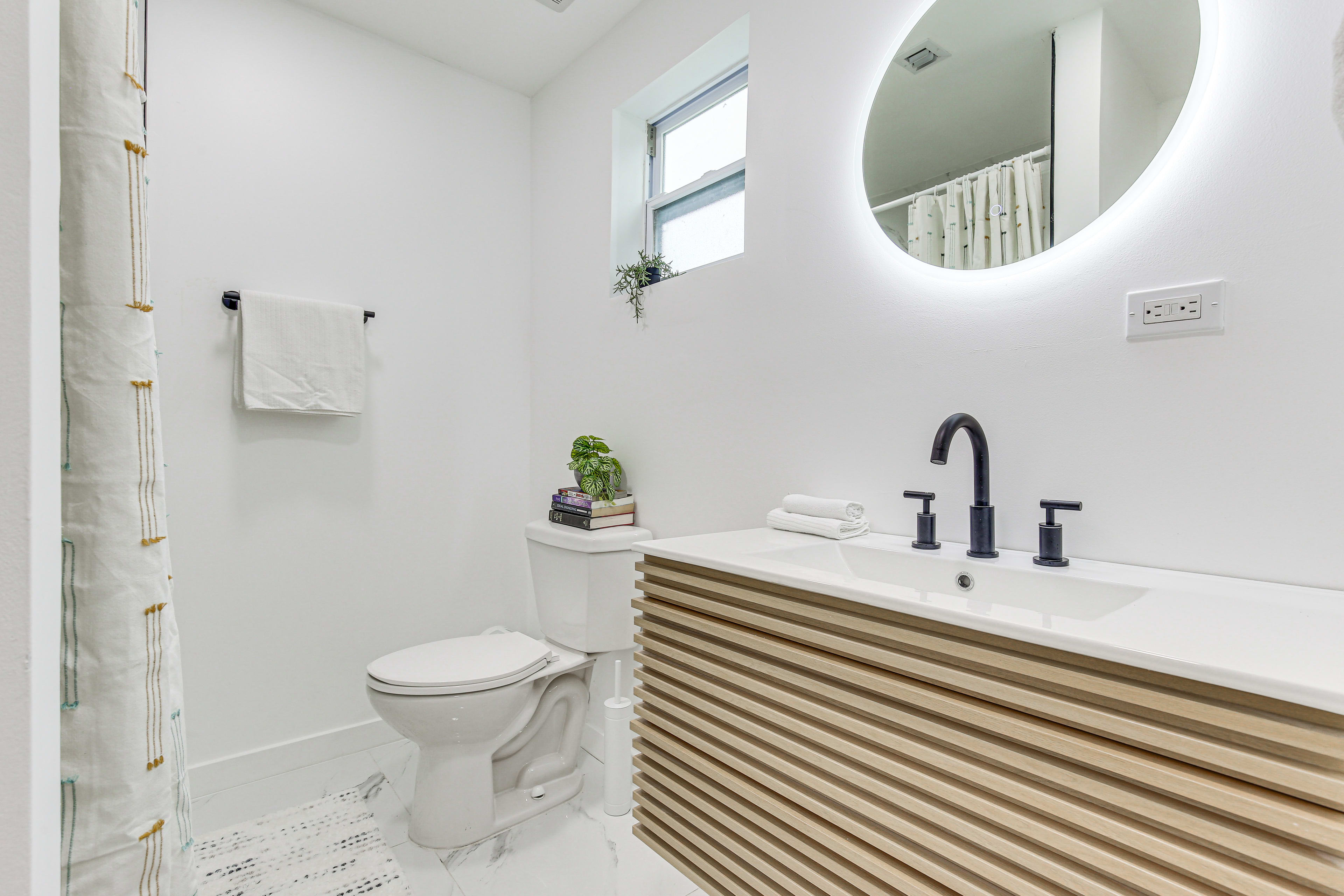 En-Suite Bathroom | Complimentary Toiletries