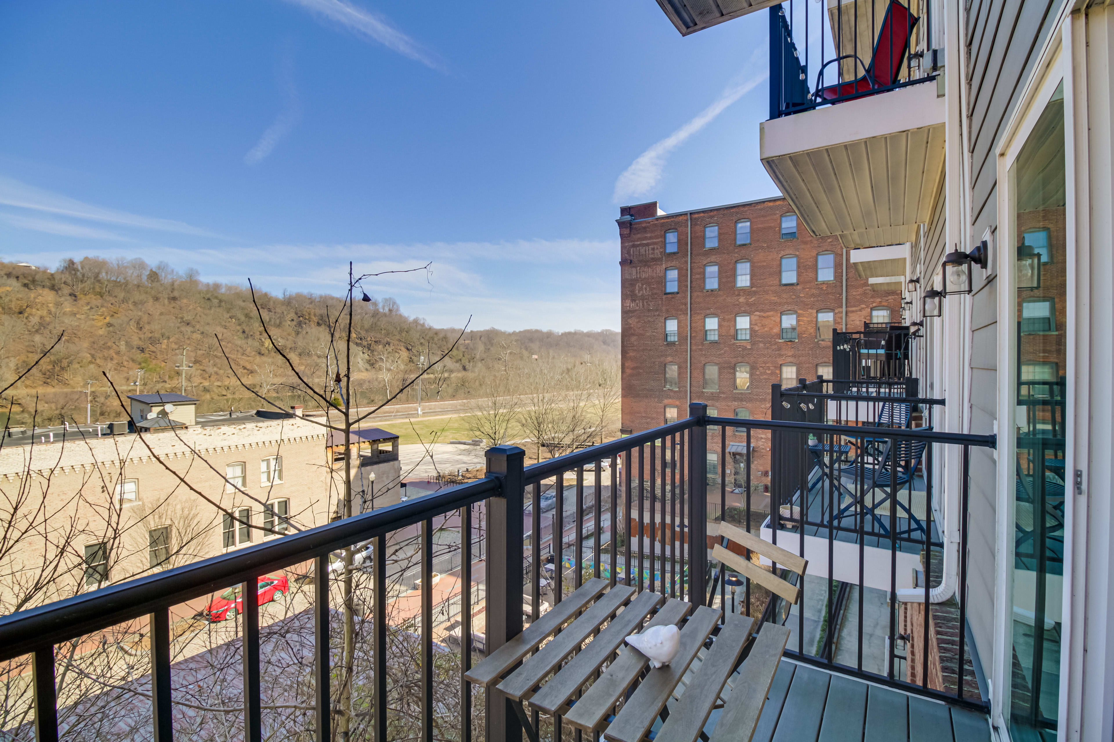 Private Balcony | River Views