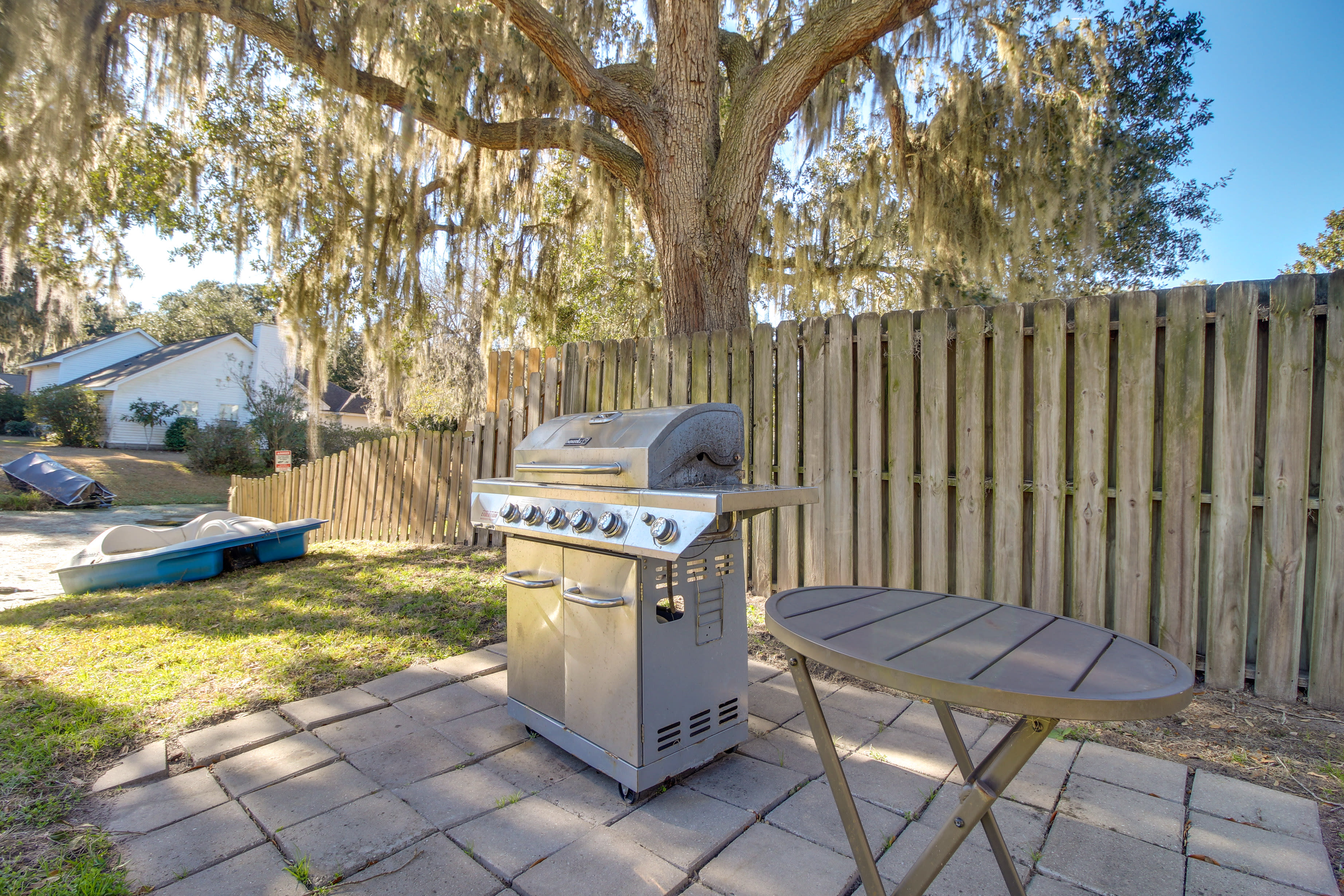 Shared Patio | Gas Grill