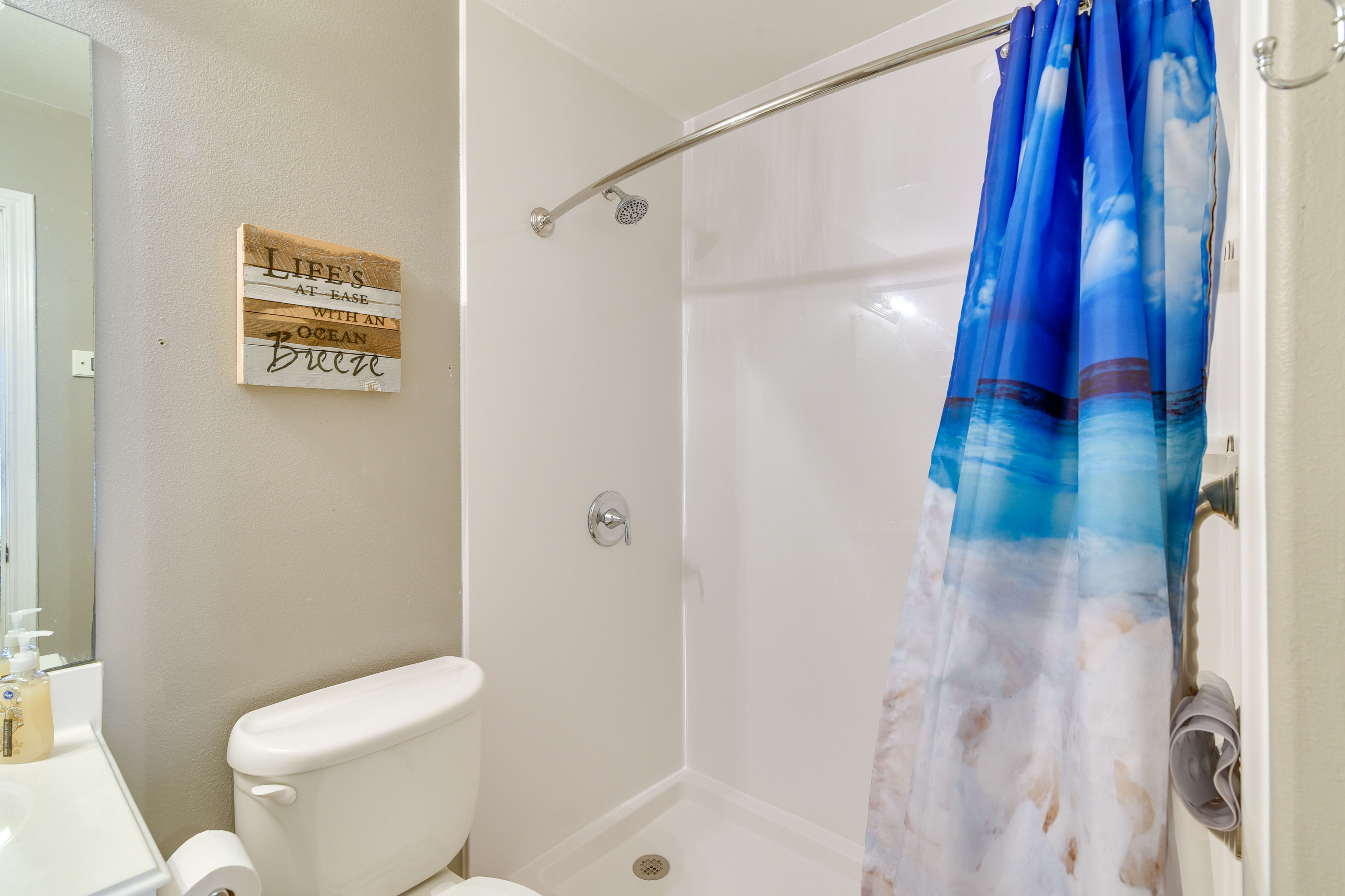 En-Suite Bathroom | Complimentary Toiletries | 2nd Floor