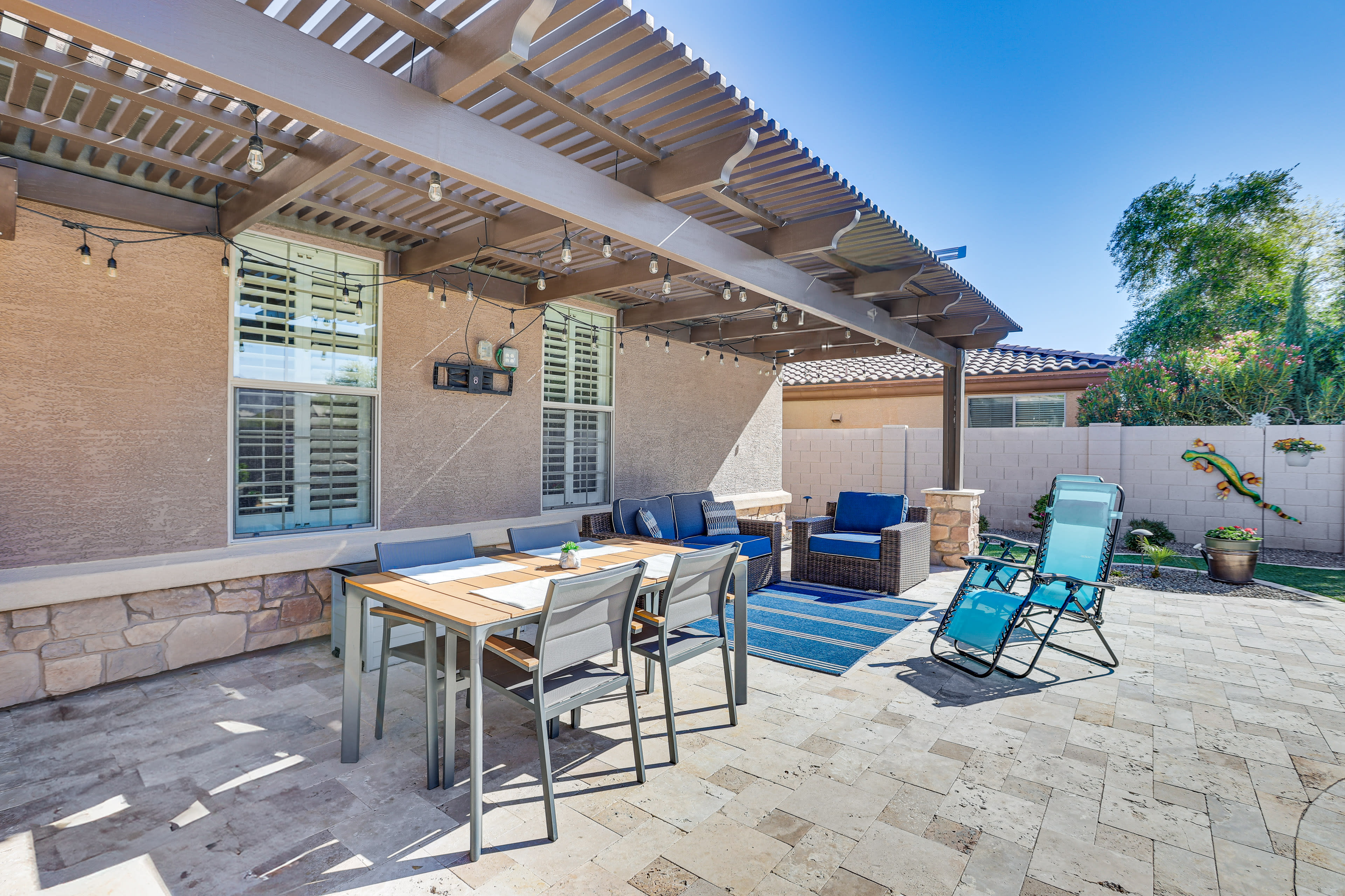 Patio | Gas Grill | Outdoor Dining Set