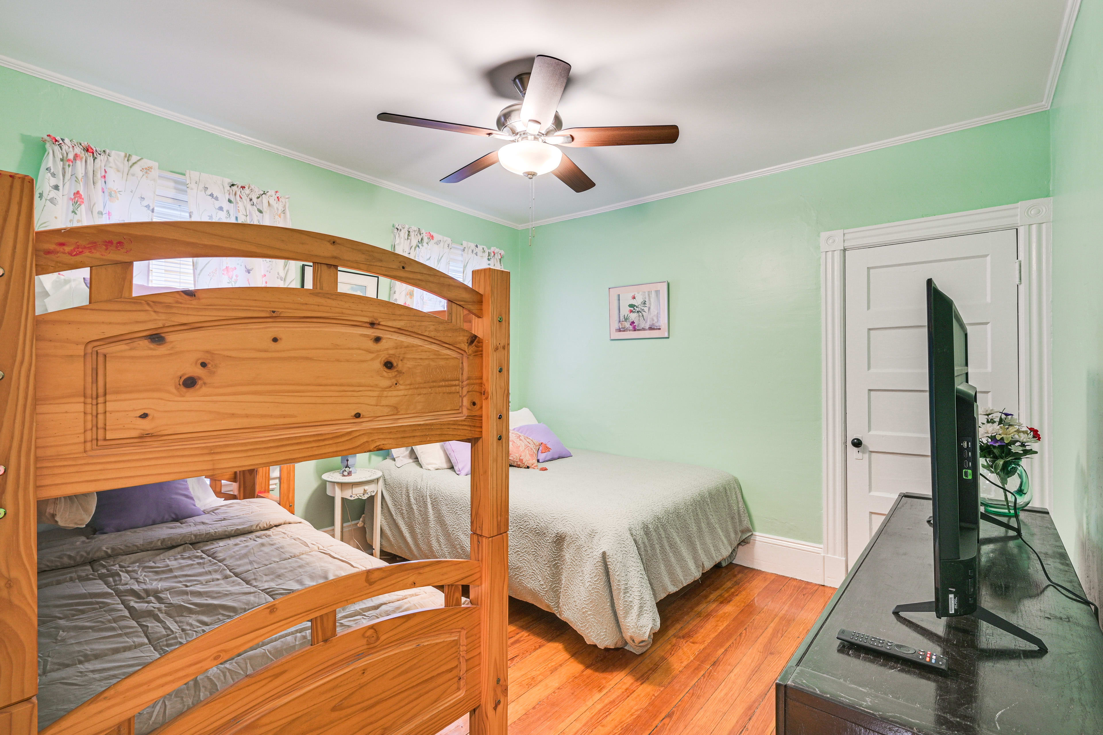 Bedroom 2 | Queen Bed | Twin Bunk Bed