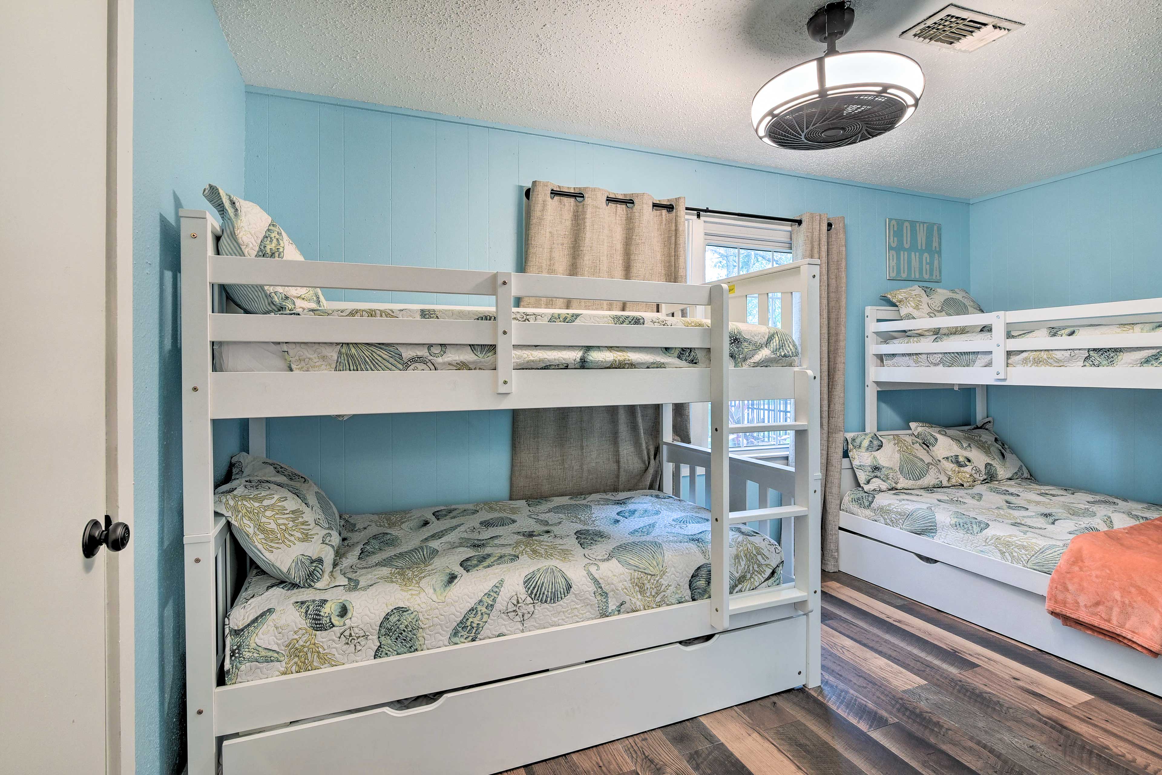 Bedroom 3 | Main House | Twin/Full Bunk Bed w/ Twin Trundle
