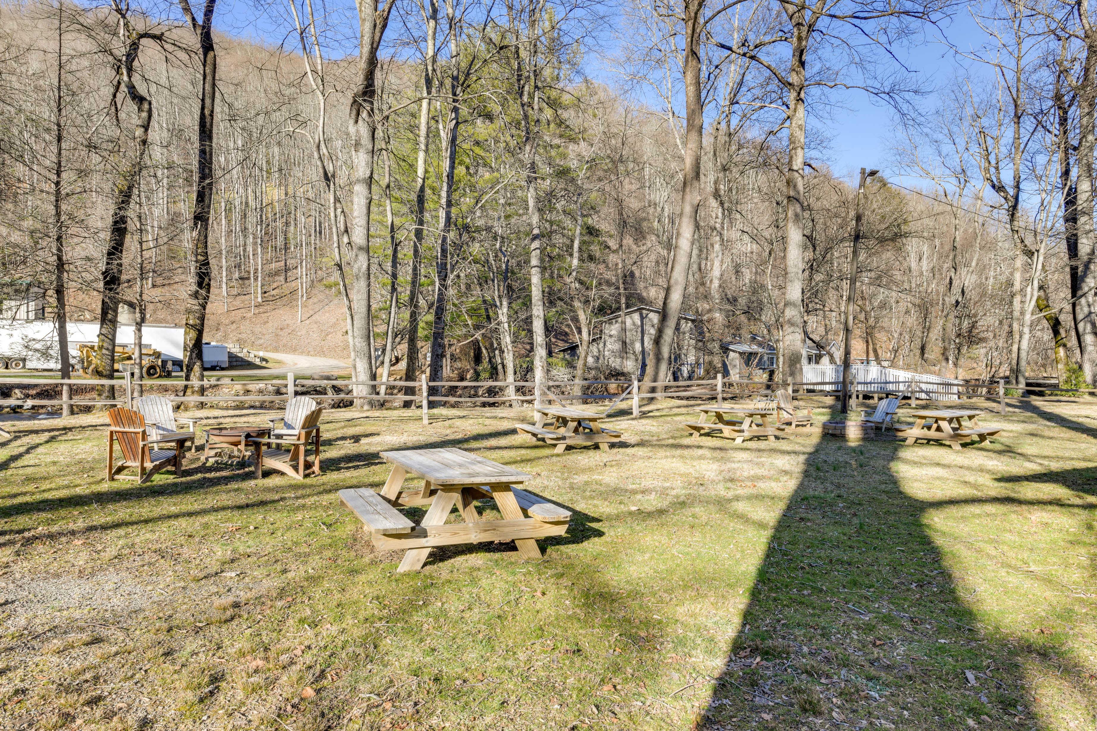 Meadowlark Motel | Picnic Areas