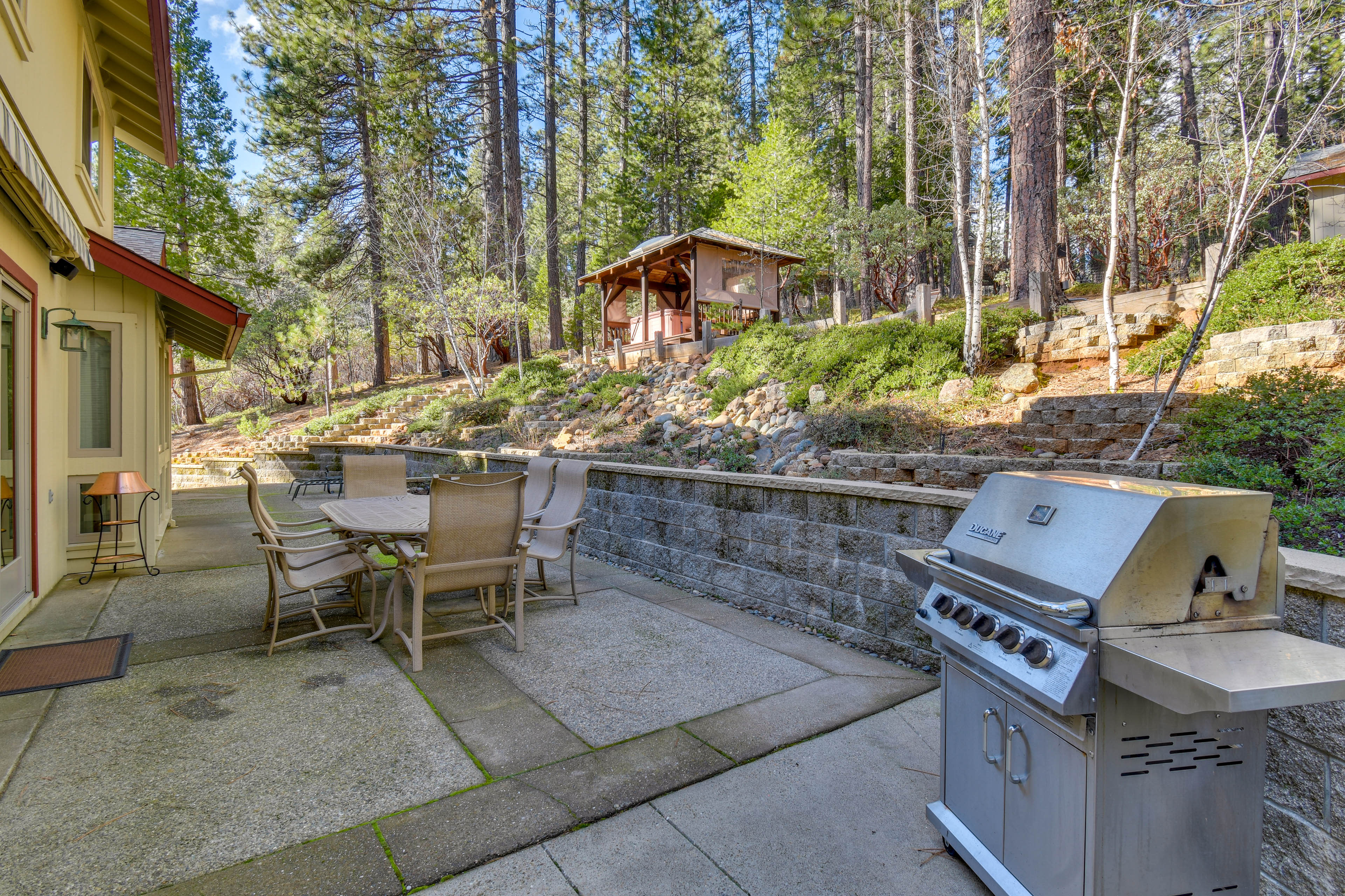 Private Patio | Gas Grill | Outdoor Dining Area
