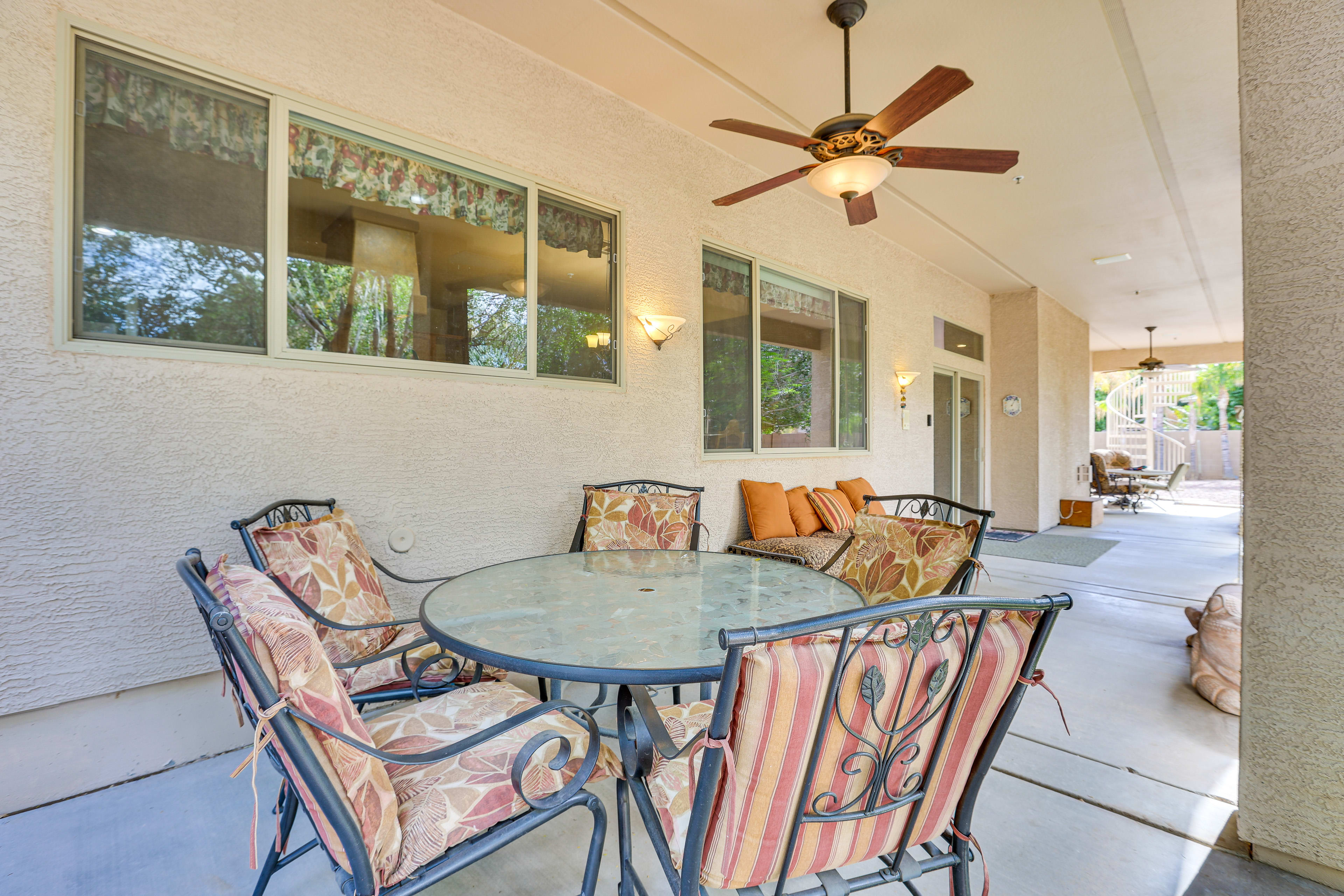 Covered Patio | Outdoor Dining