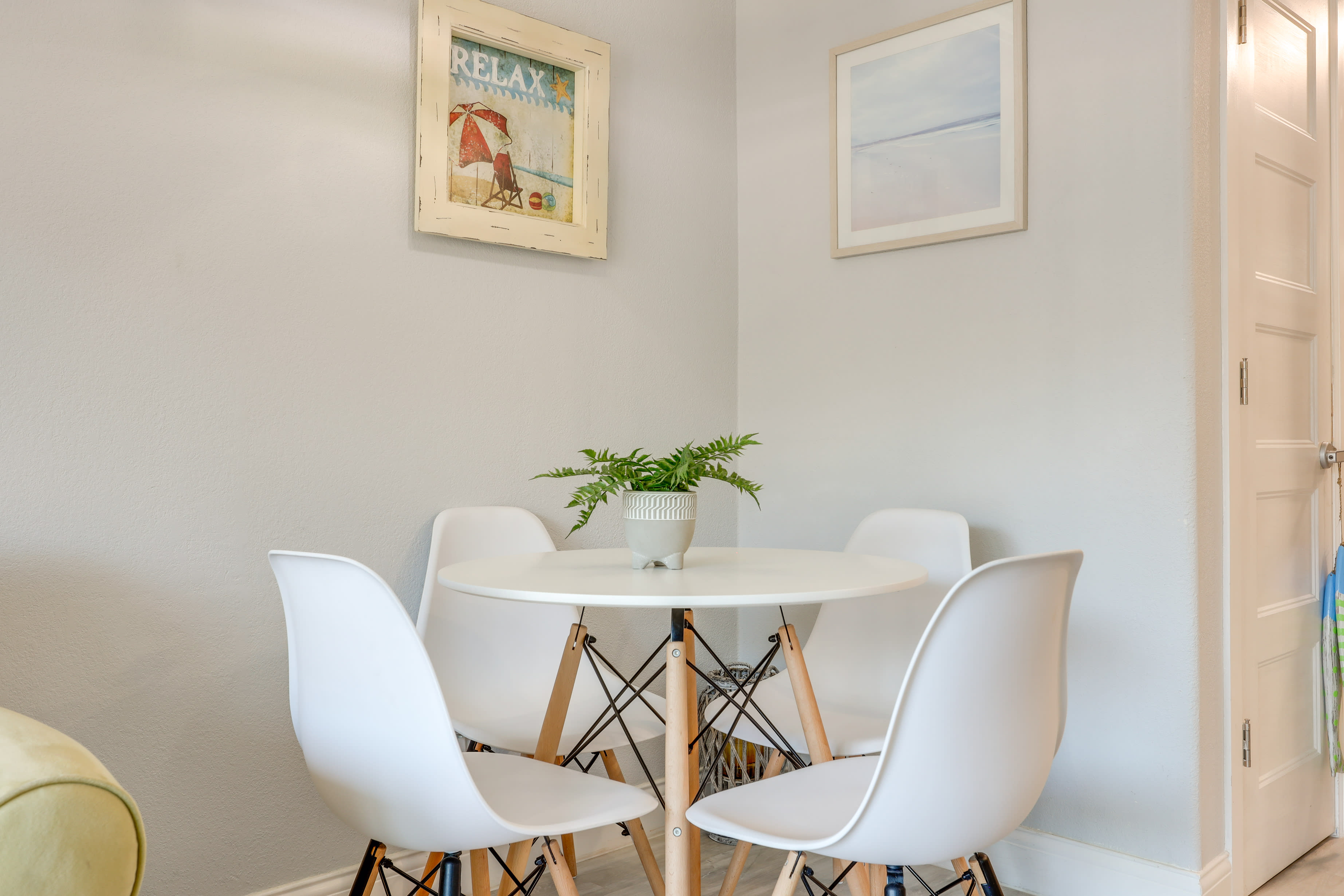 Dining Room | Dishware & Flatware Provided