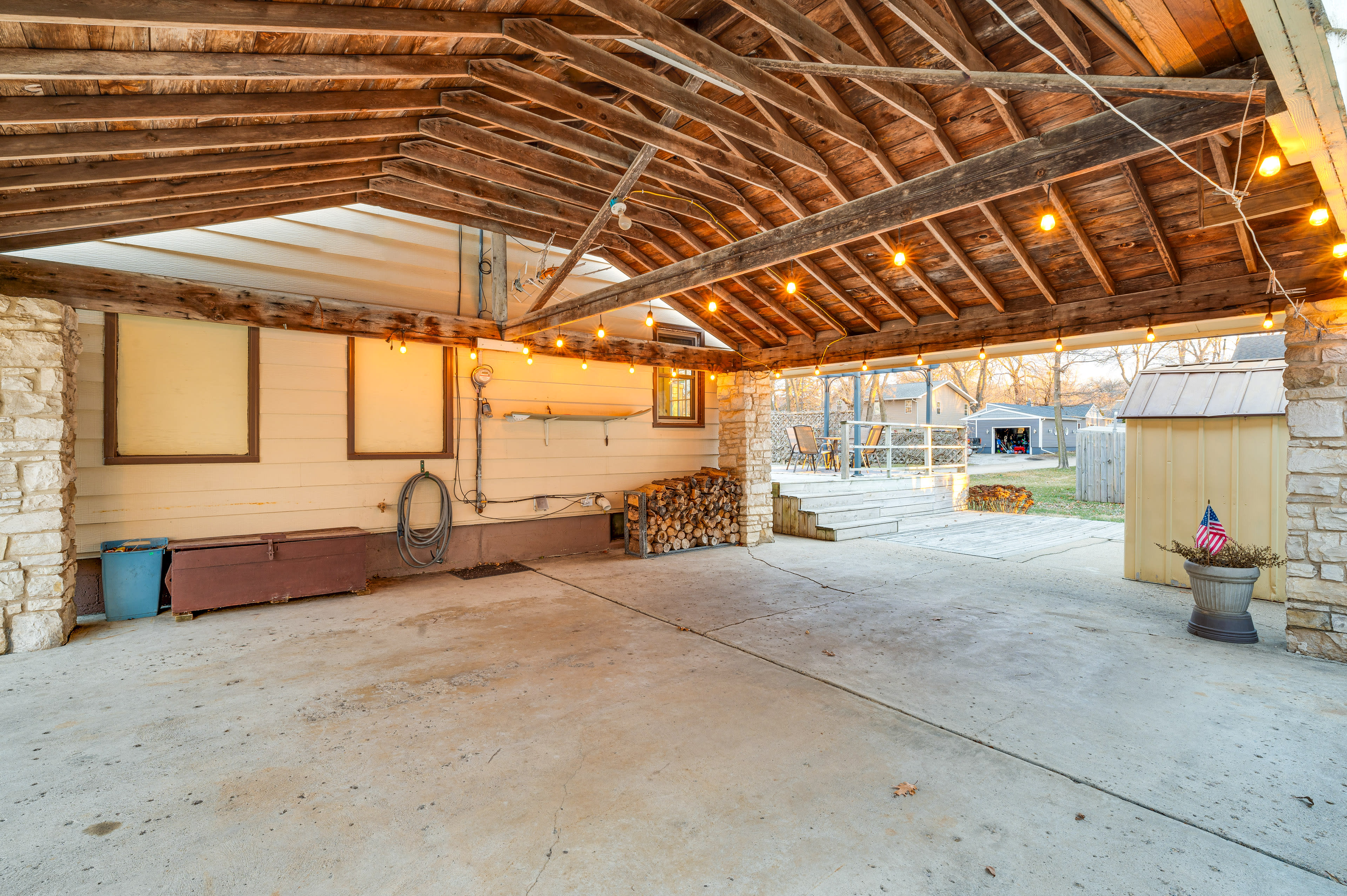 Parking | Carport (1 Vehicle) | Driveway (2 Vehicles)