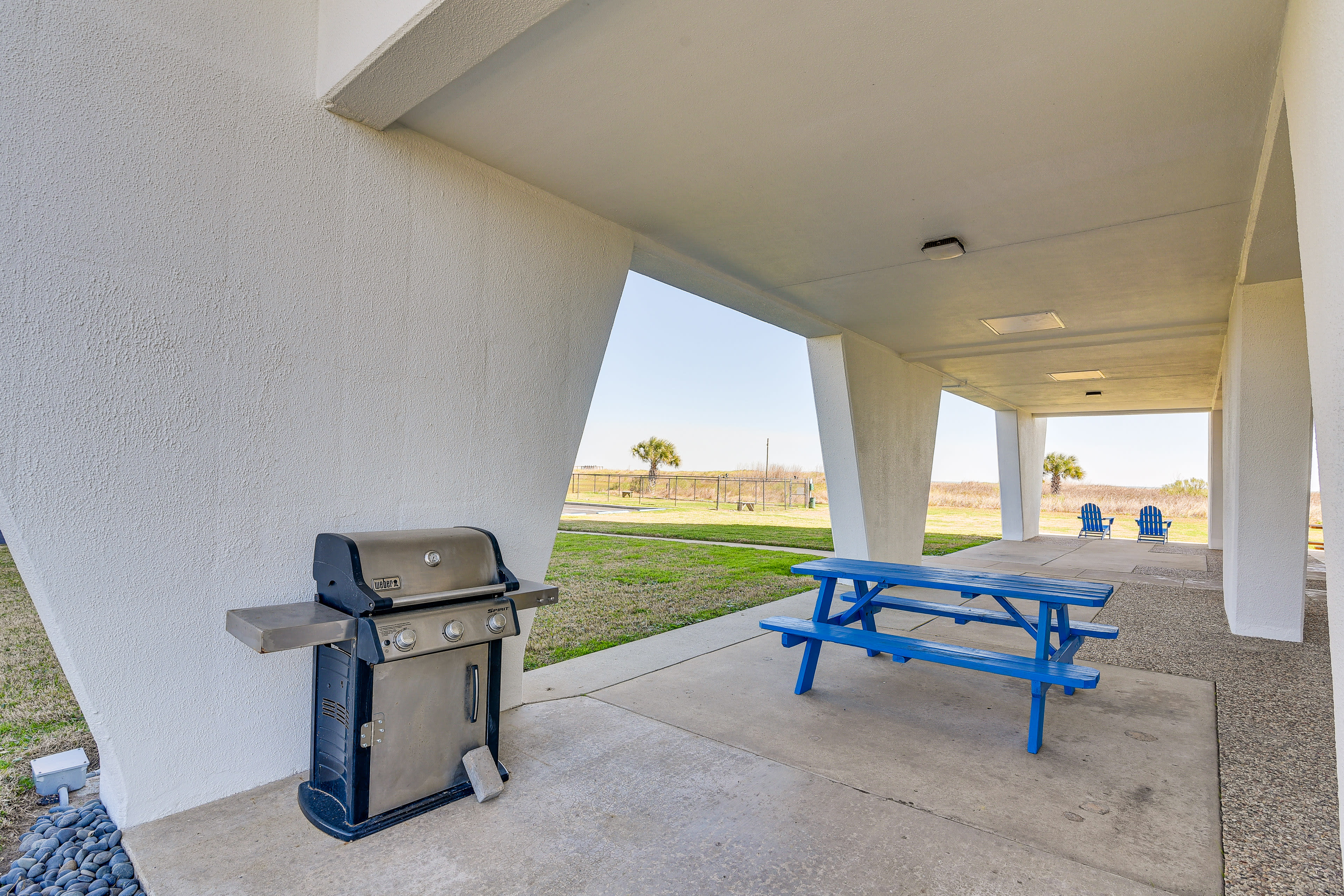 Picnic Area | Gas Grill | Charcoal Grill