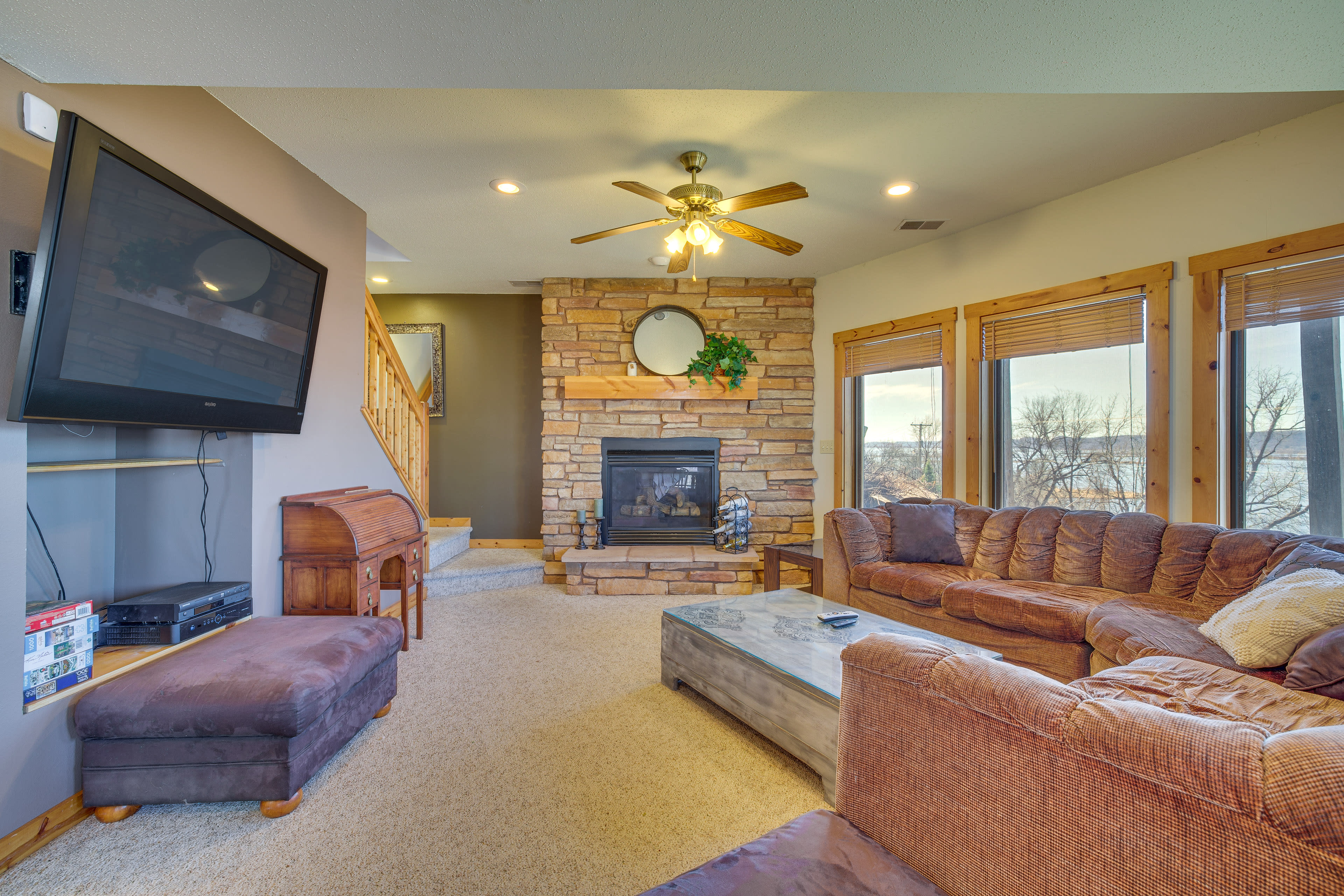 Living Room | Lower Level | Flat-Screen TV w/ DirecTV | Fireplace