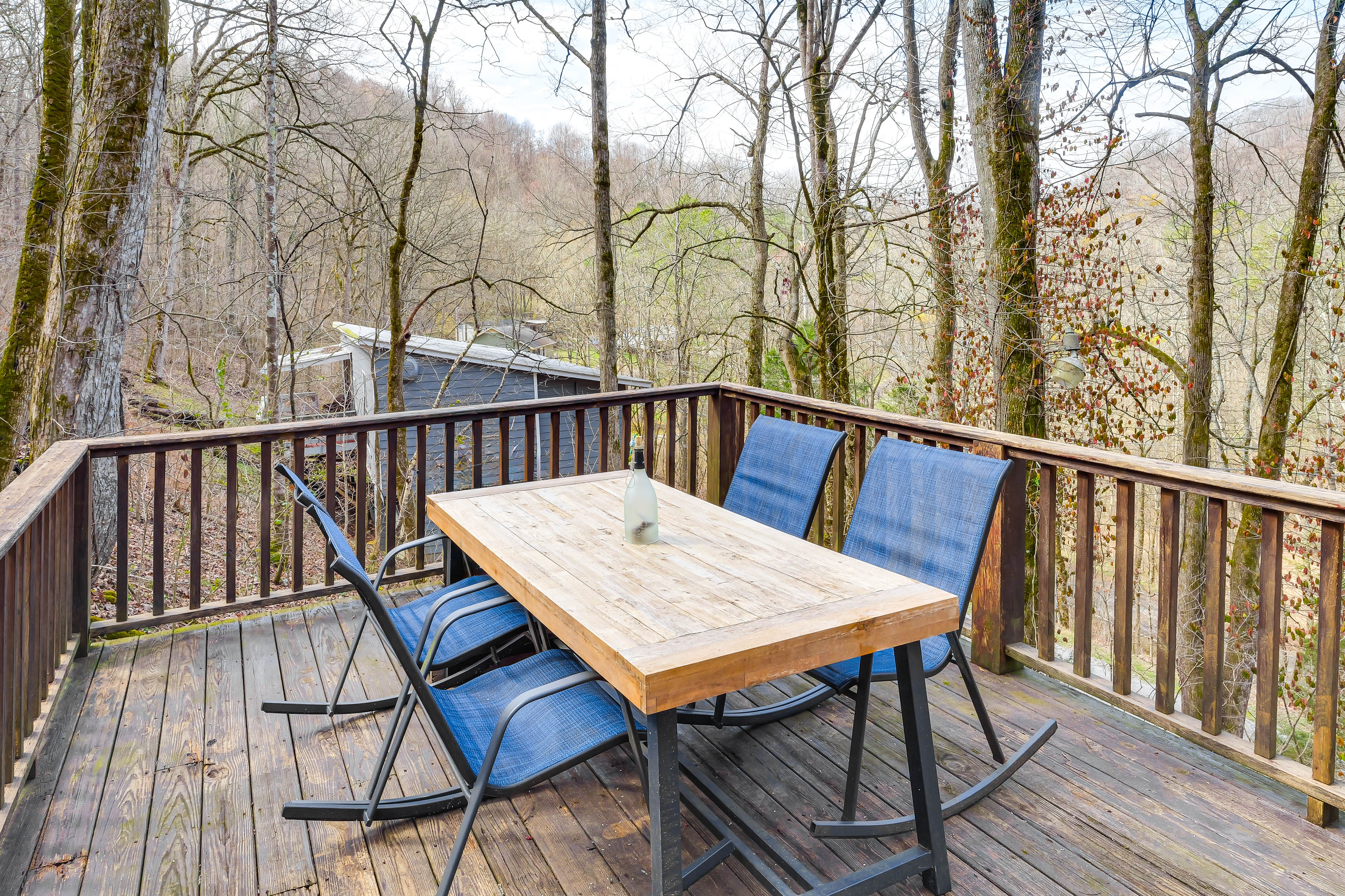 Deck | Outdoor Seating & Dining