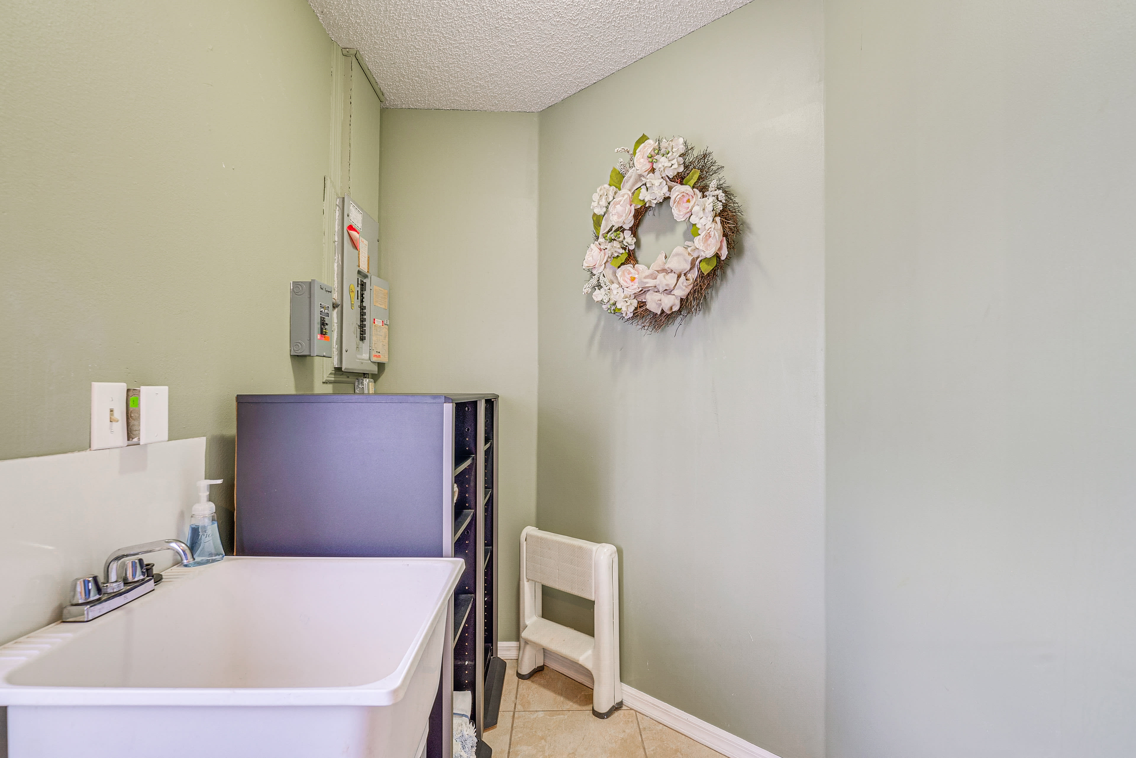 Laundry Room | Washer & Dryer