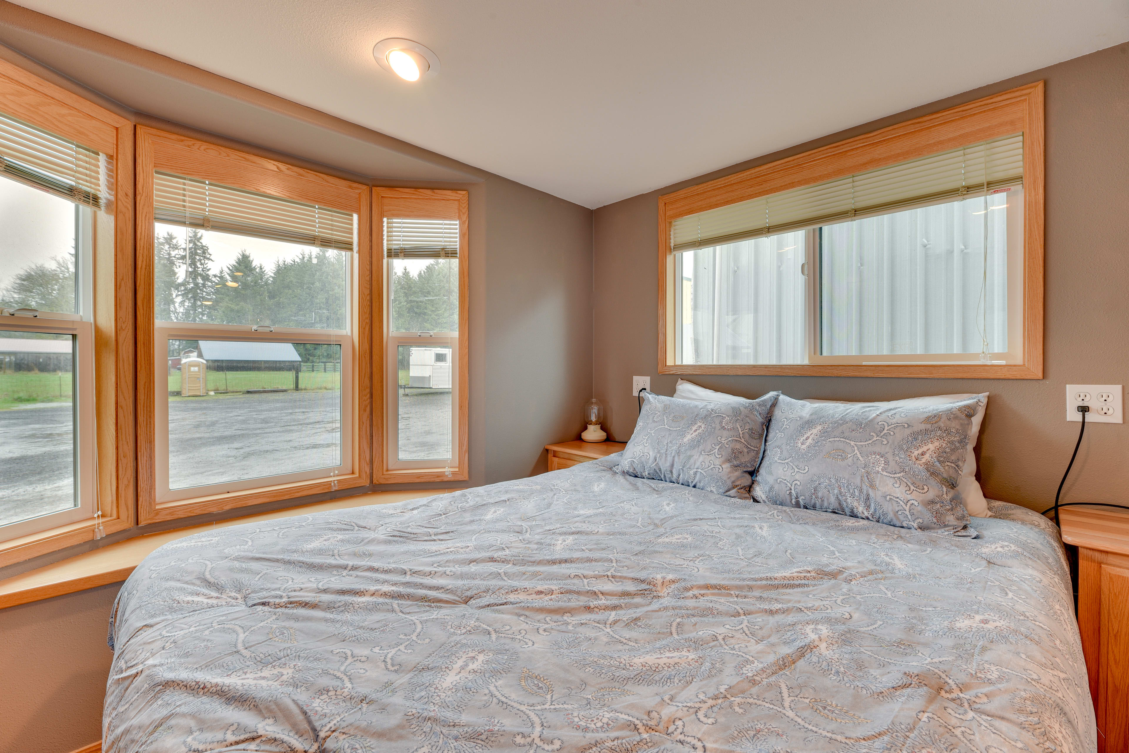 Bedroom | 1st Floor | Queen Bed | Linens Provided