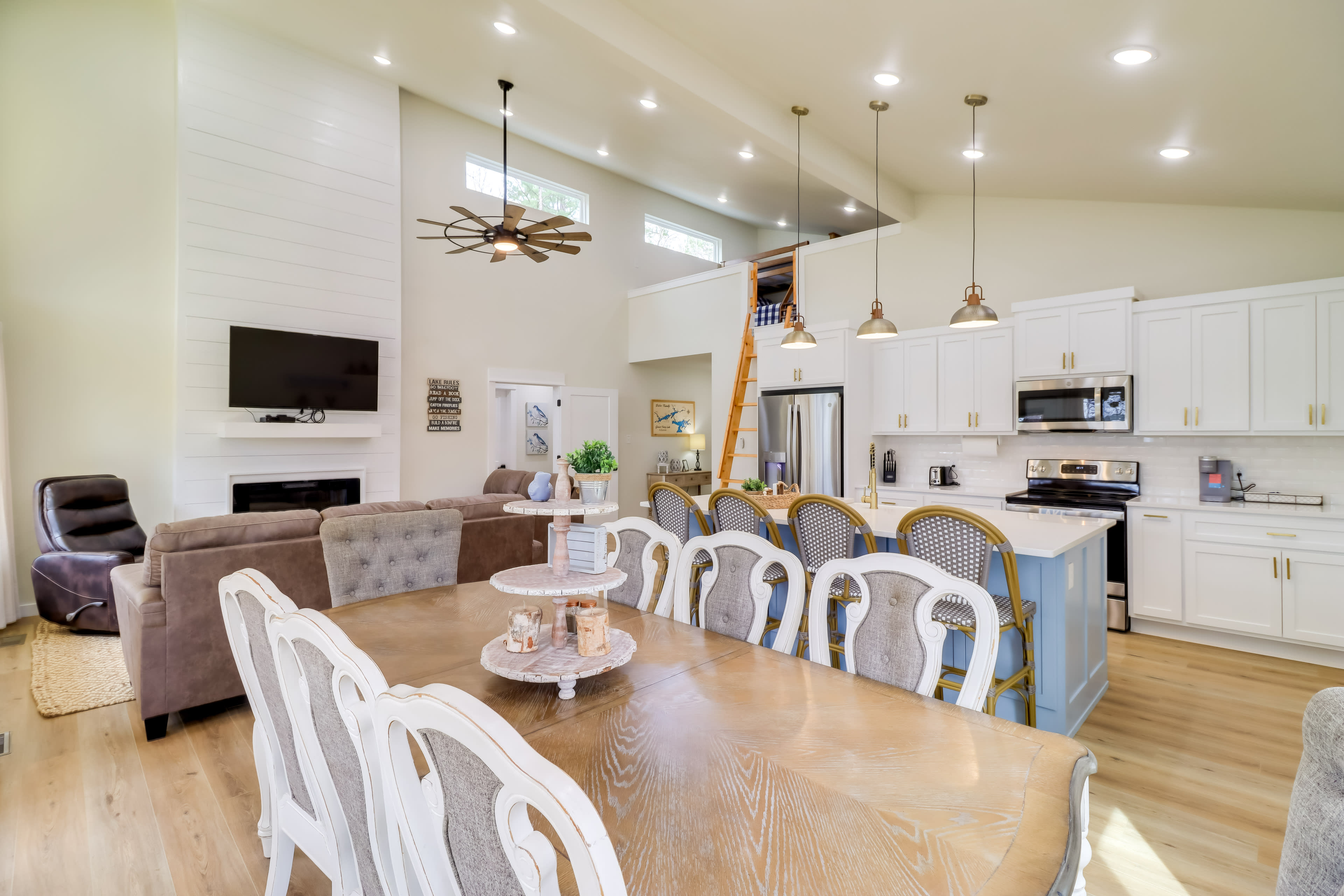 Dining Area | Dishware/Flatware | Trash Bags/Paper Towels