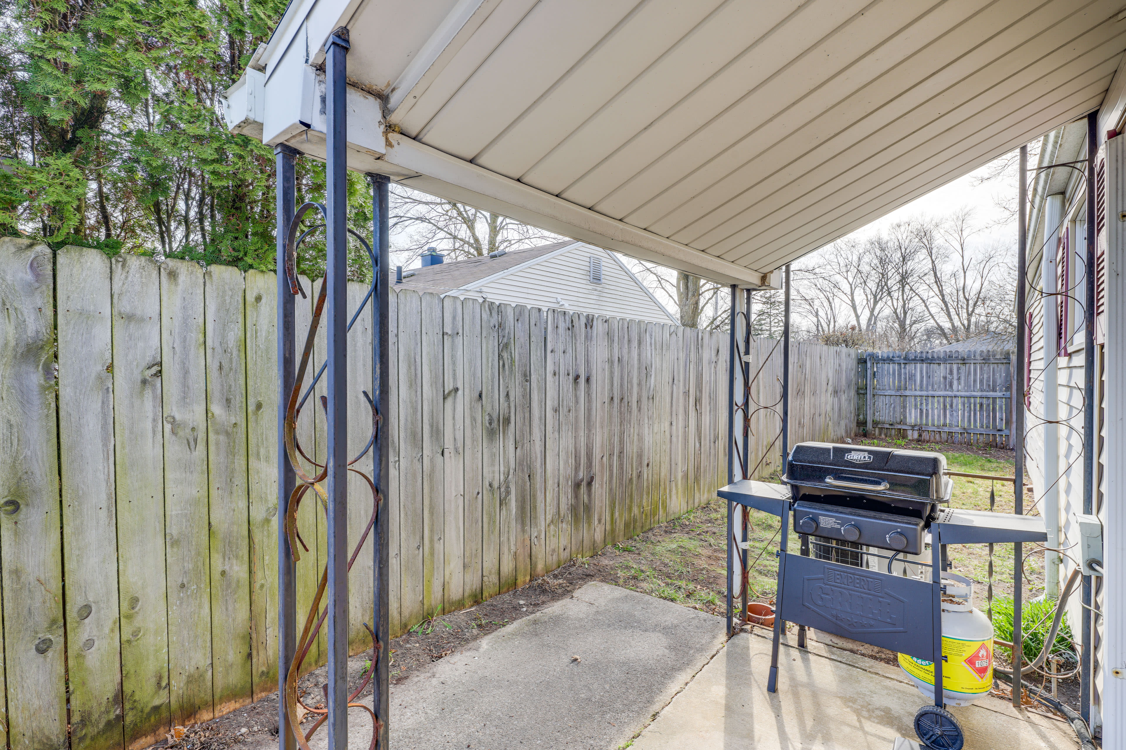 Backyard | Covered Patio