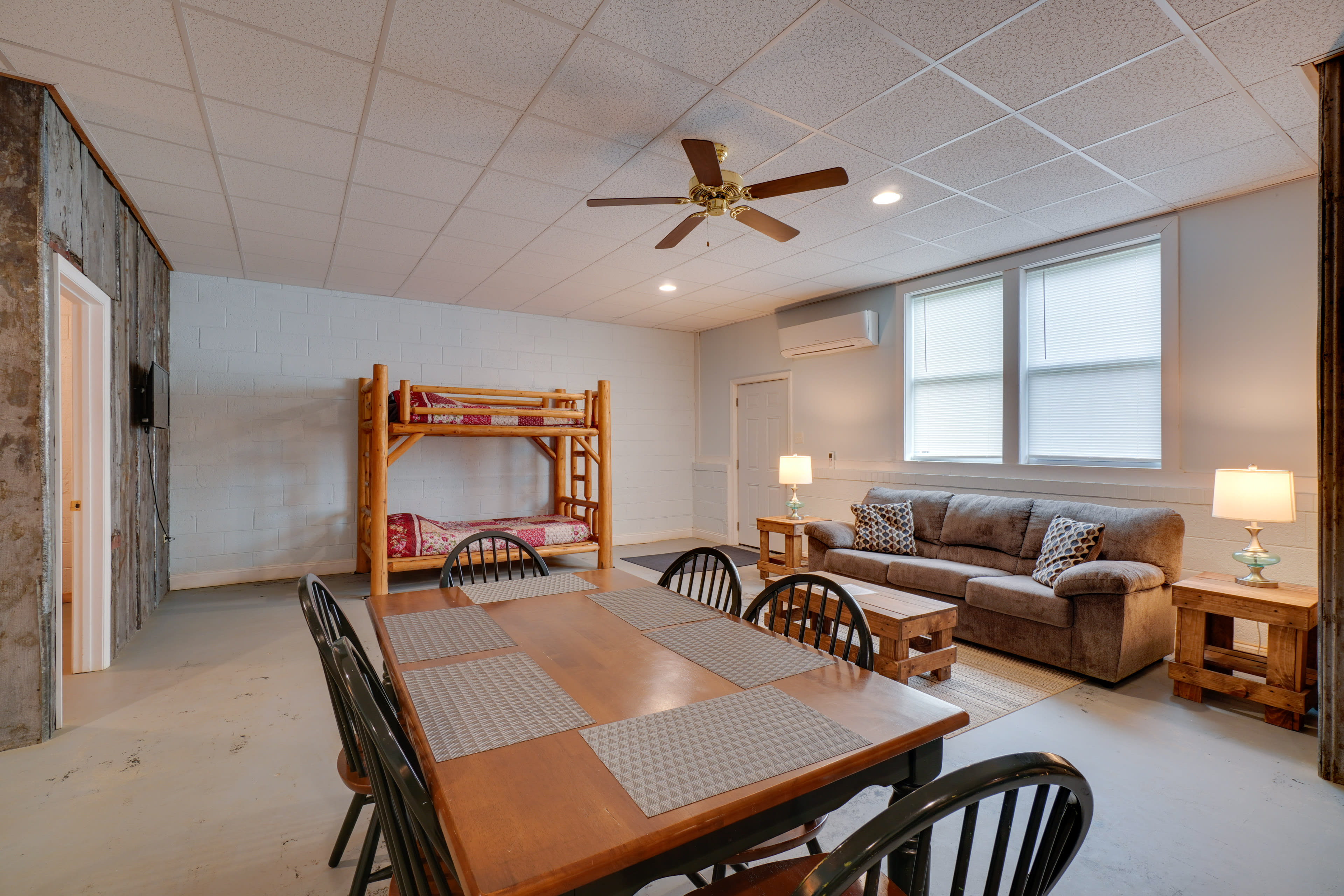 Dining Area | Dishware & Flatware