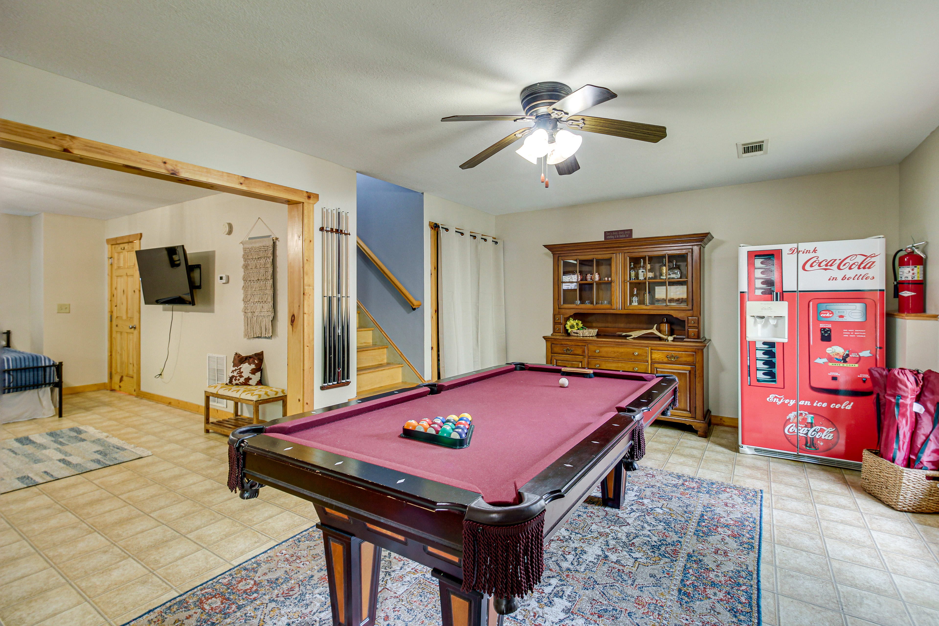 Interior | Tri-Level Home | Pool Table | Free WiFi