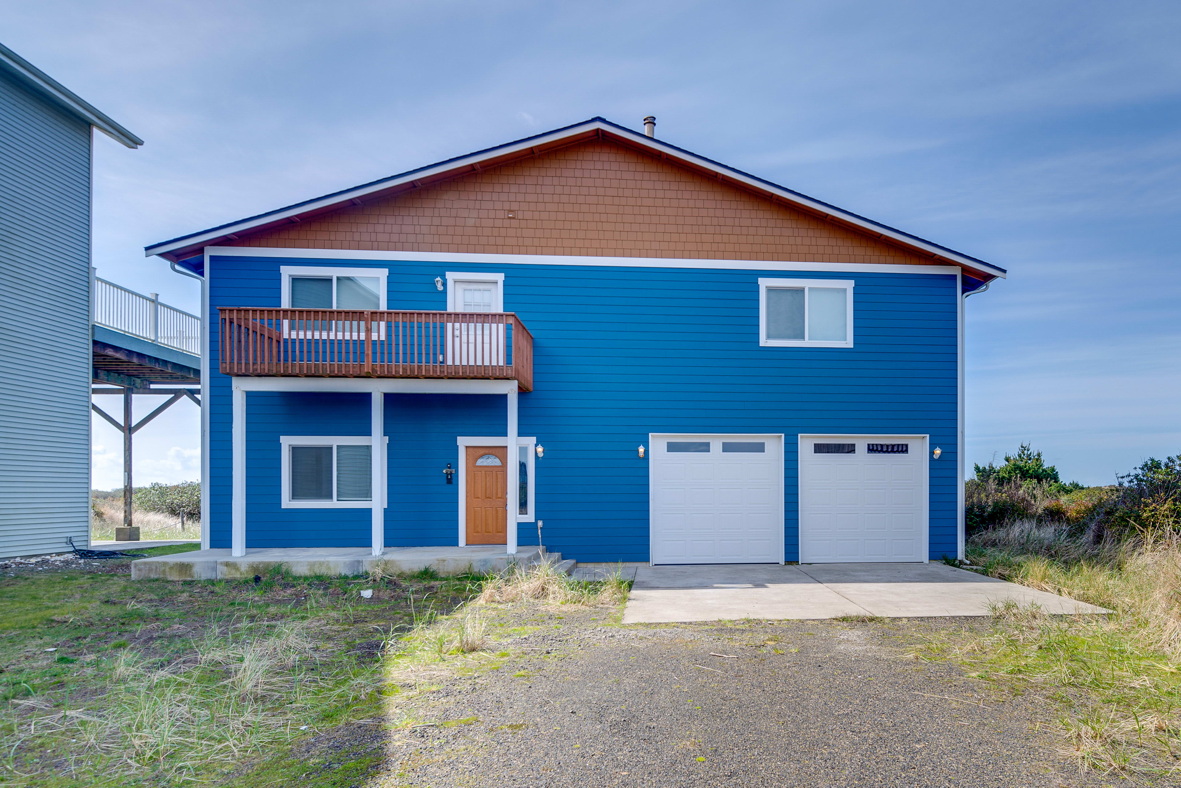 Ocean Shores Vacation Rental | 4BR | 2.5BA | 2,800 Sq Ft | 3 Steps Required