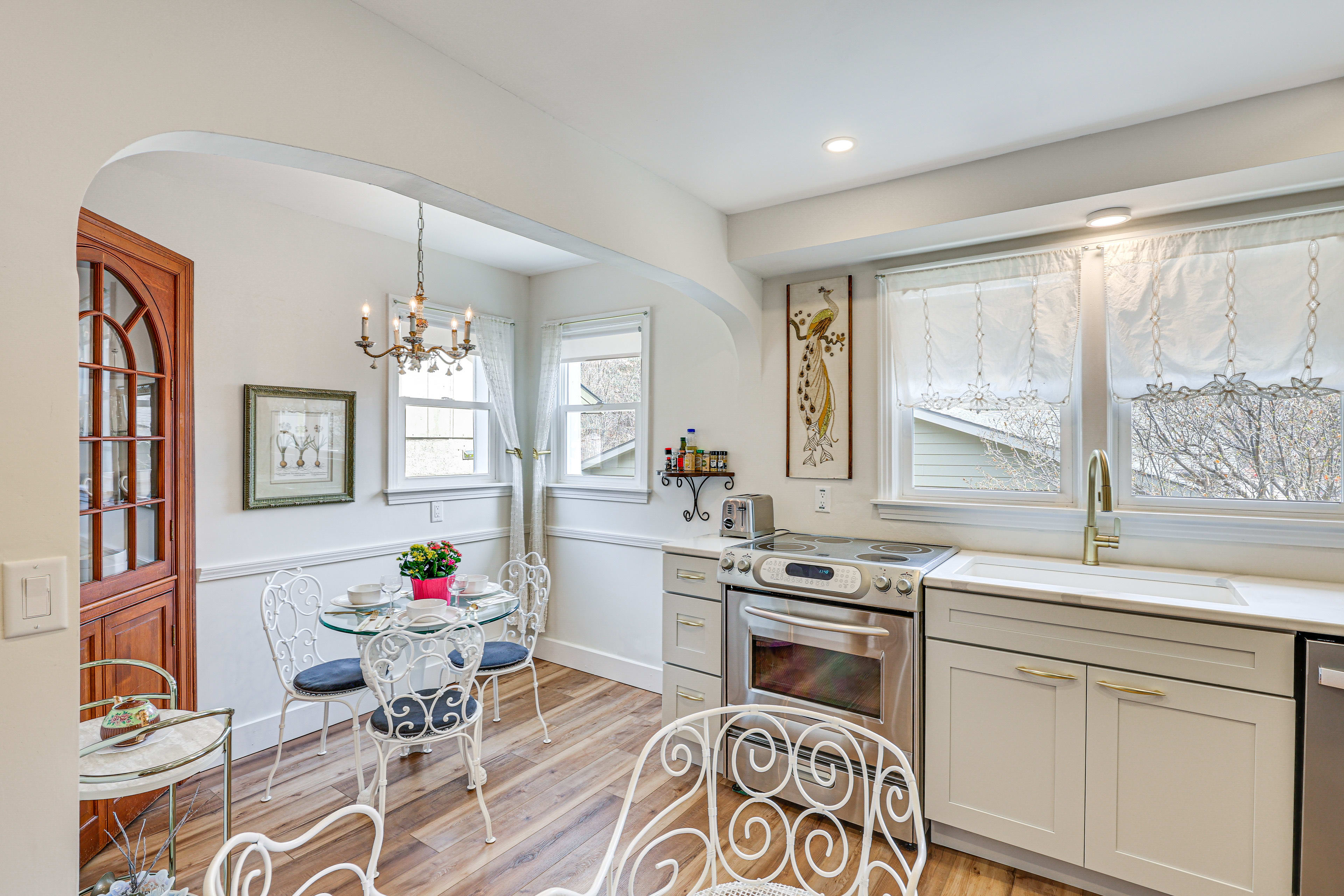 Kitchen | Dining Area