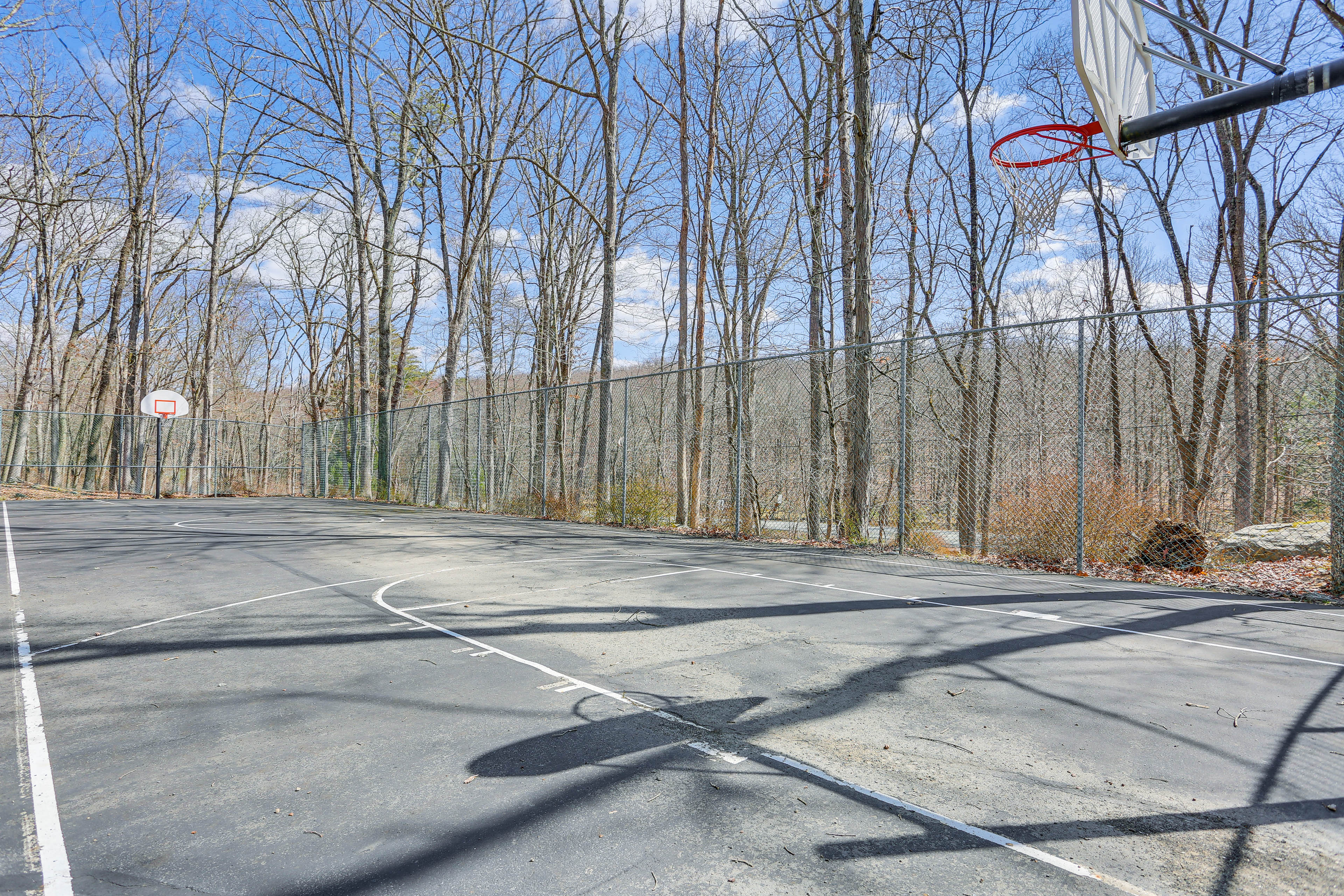 Community Amenities | Basketball Court