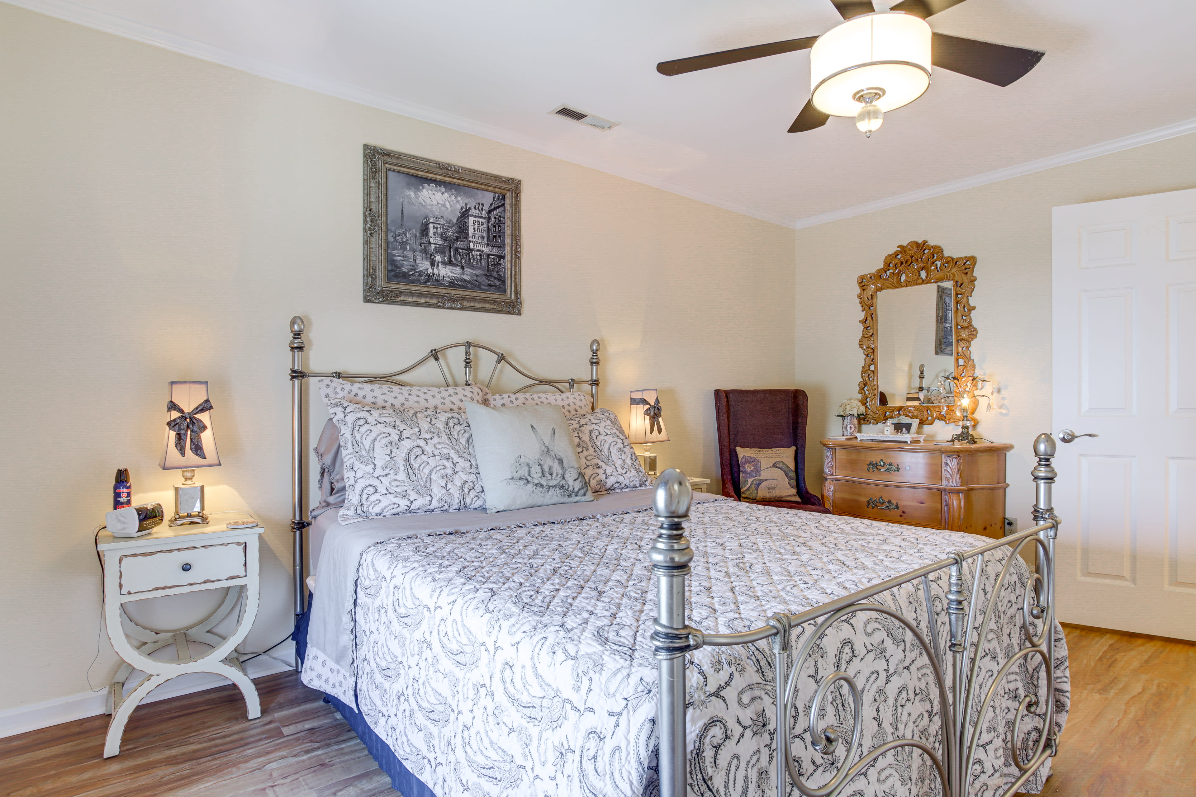 Bedroom 1 | 2nd Floor | Queen Bed | Smart TV | Linens Provided