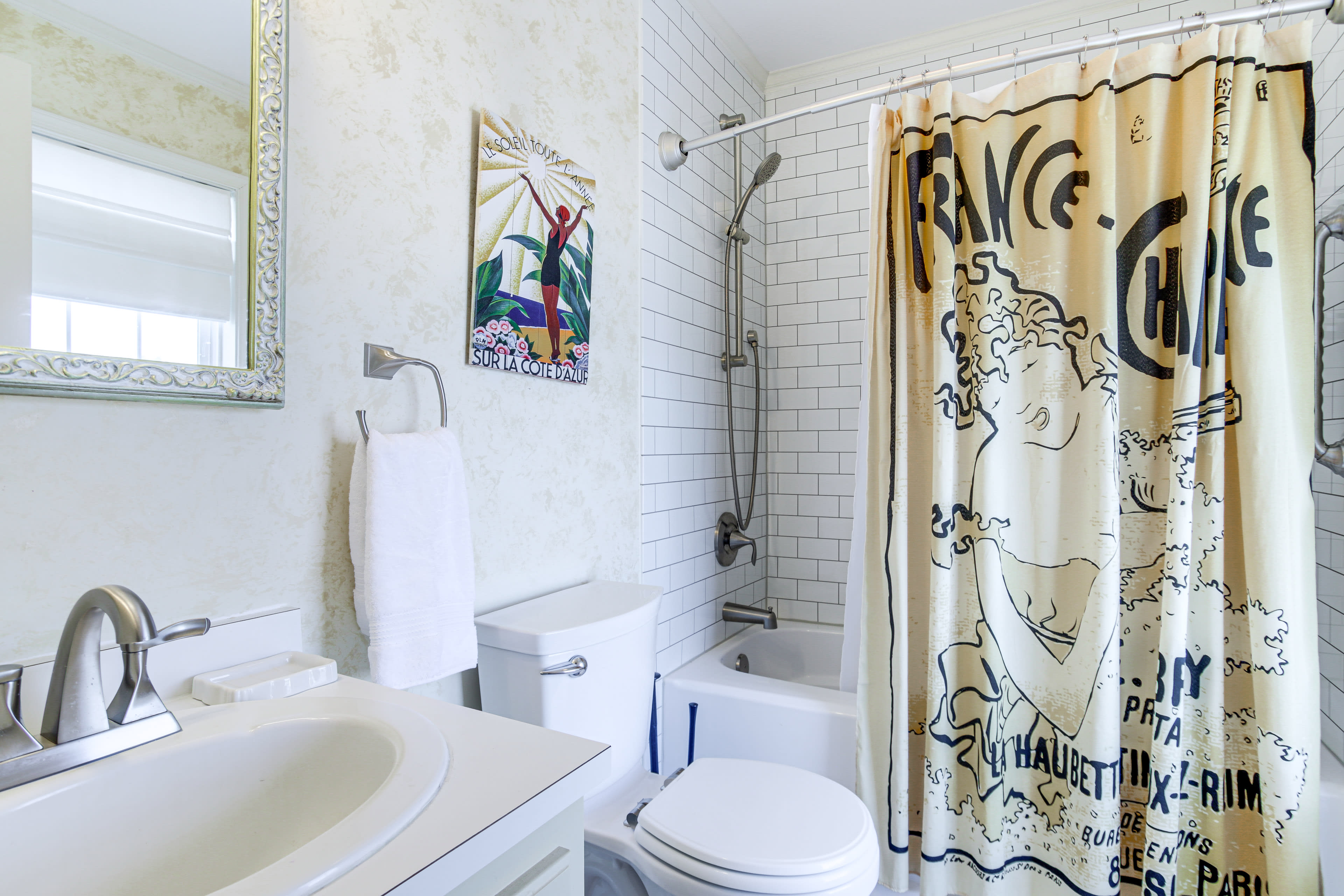 En-Suite Bathroom | 2nd Floor | Complimentary Toiletries | Hair Dryer