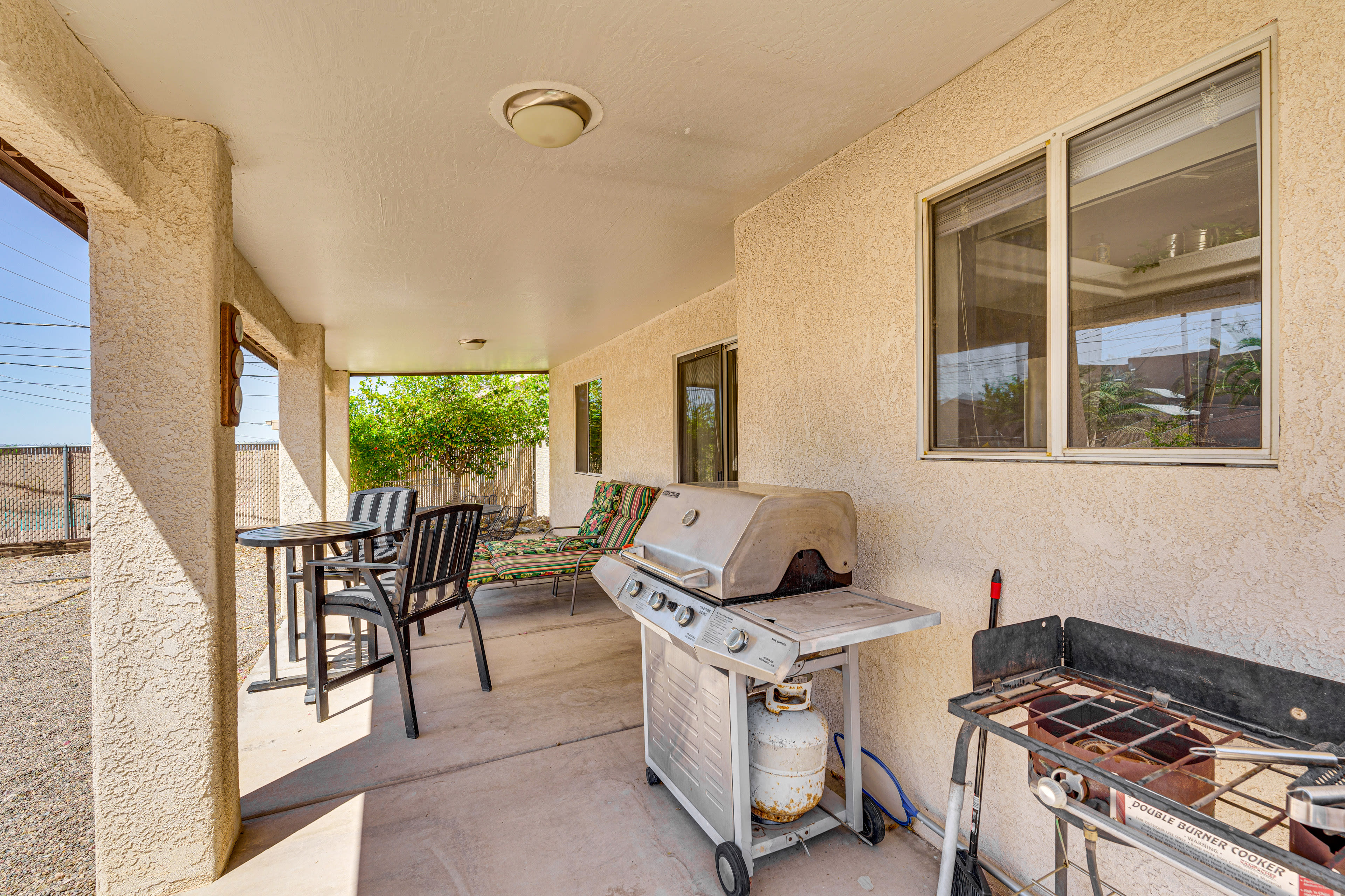 Patio | Gas Grill | Outdoor Dining