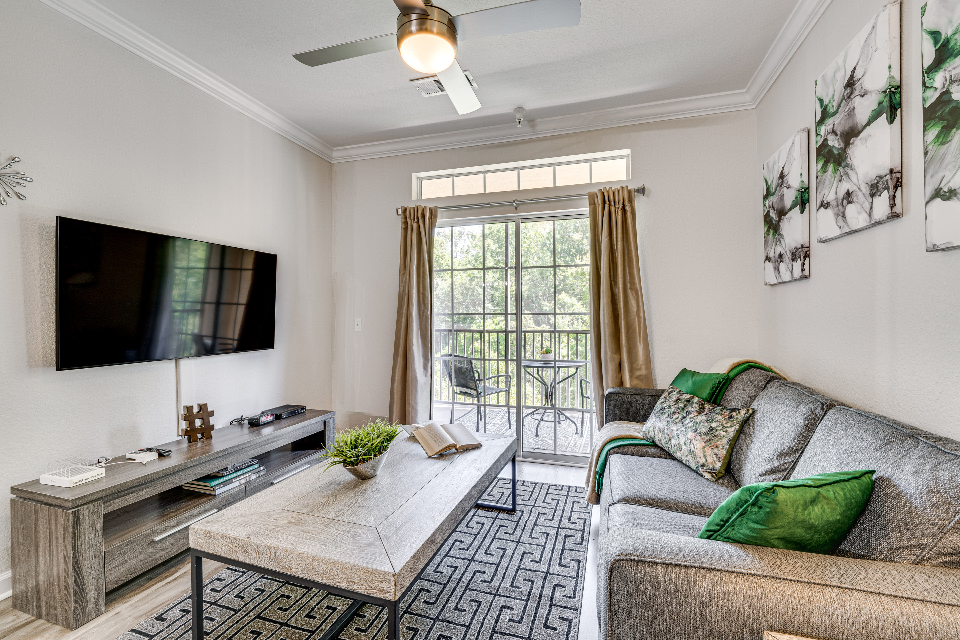 Living Room | Queen Sleeper Sofa | Central Heating & A/C | Smart TV